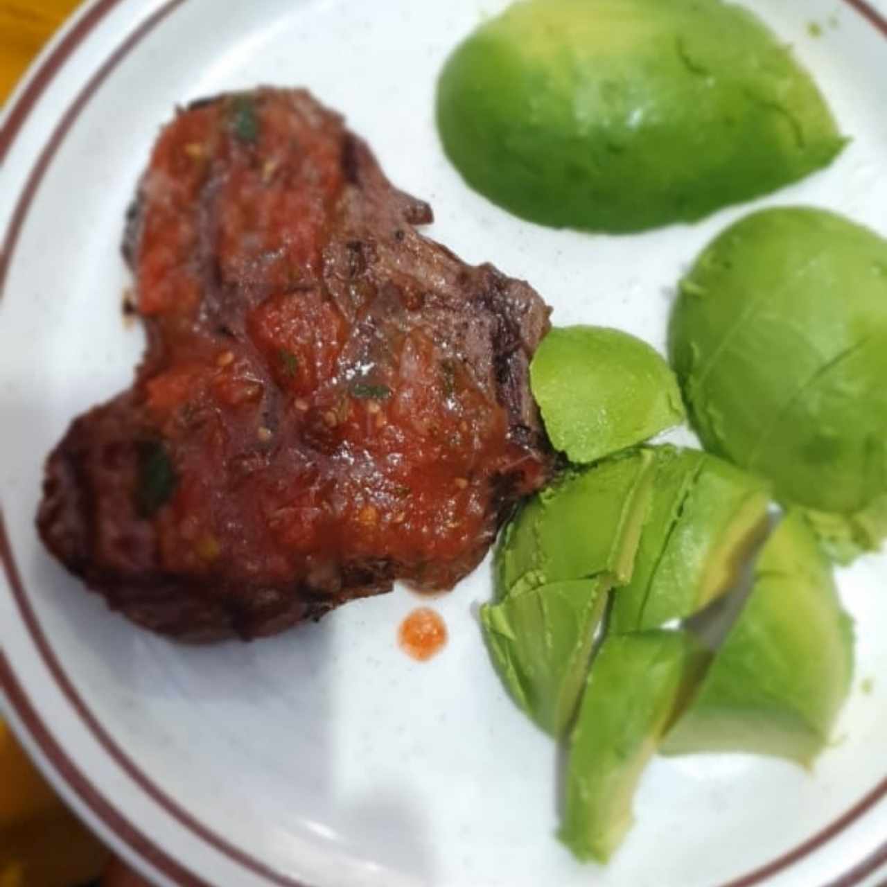 Lomito con aguacate