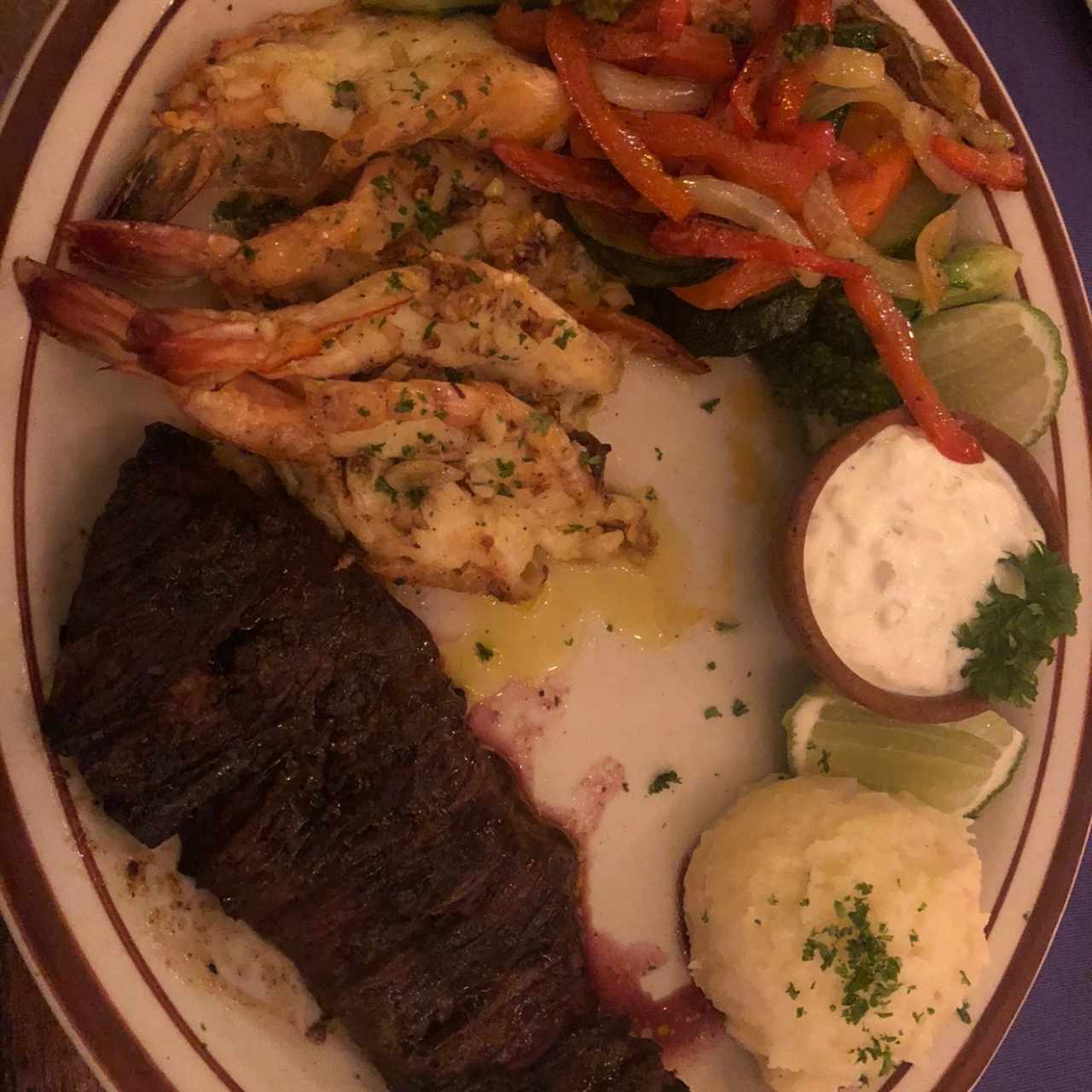 Platos Mixtos - Entraña y camarones
