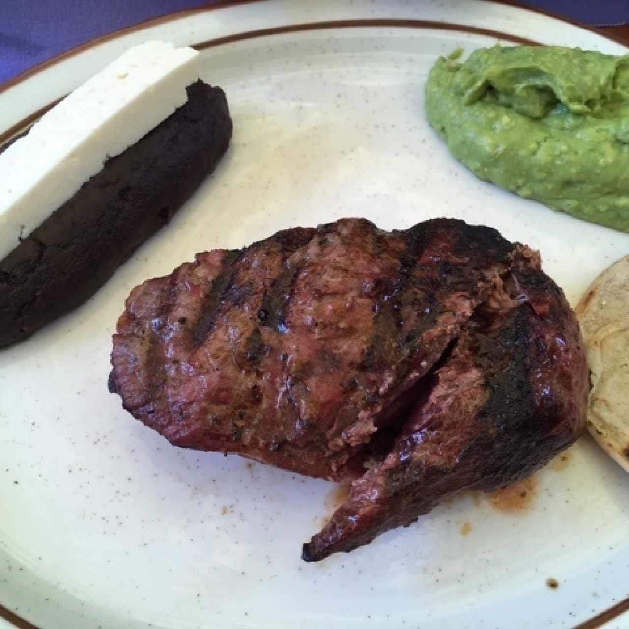 Lomito real (corte grueso) 12oz. Q159.95 / 6oz. Q119.95