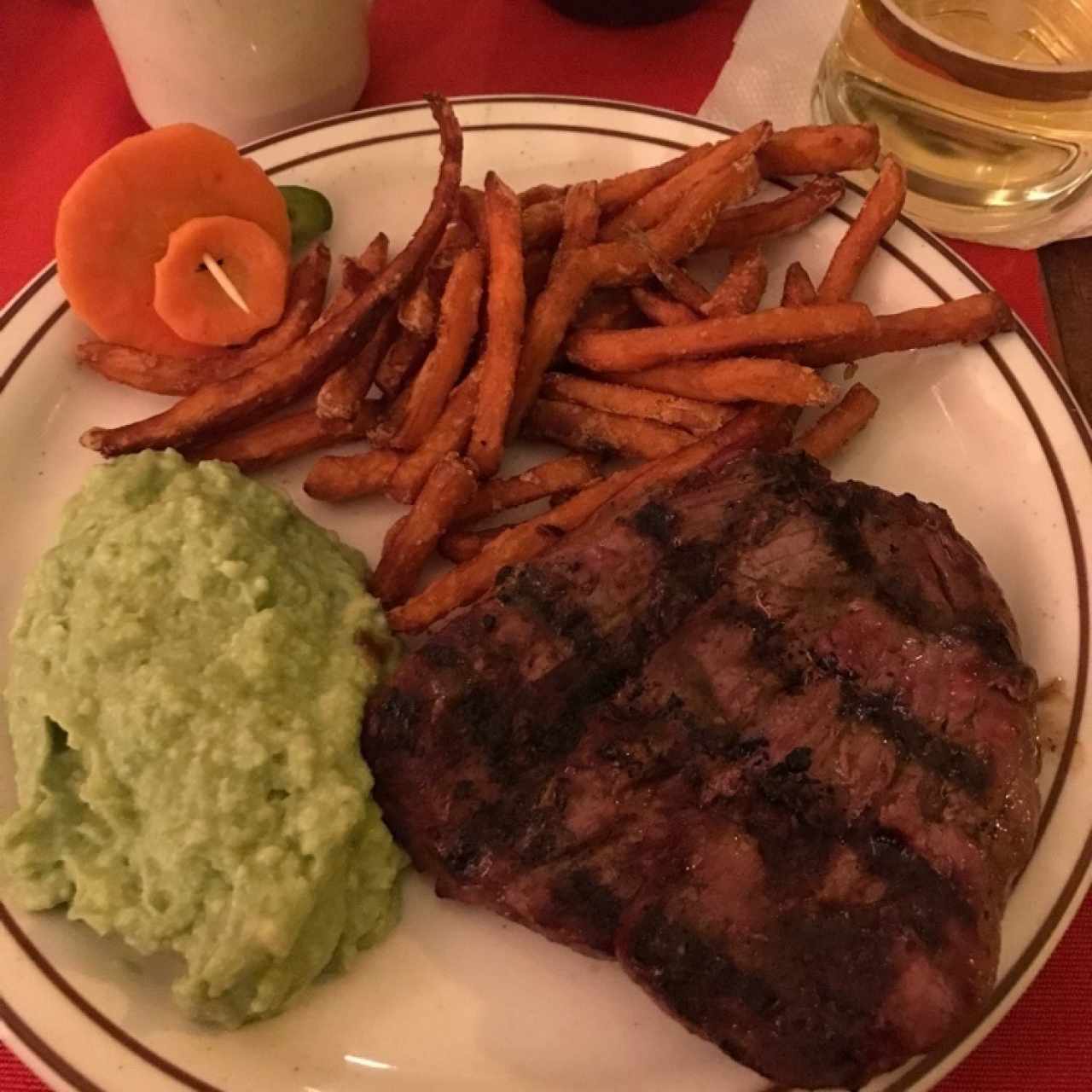 Lomito Pérez 12oz. Q159.95 / 6oz.: Q119.95