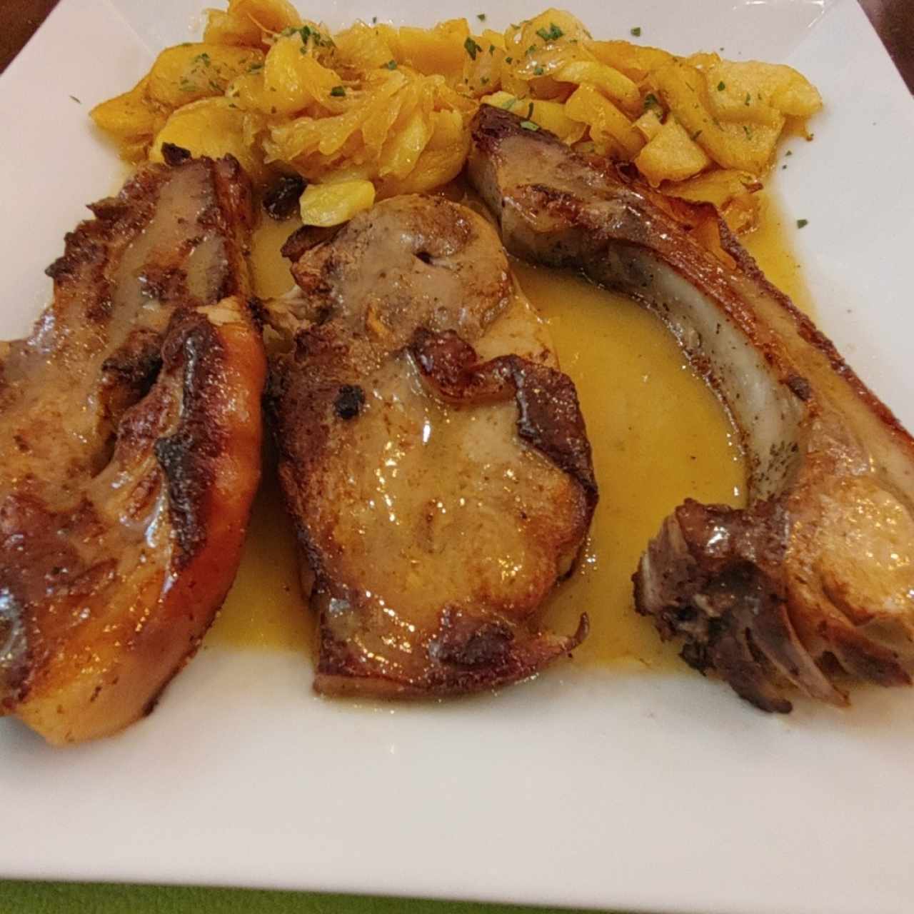 Platos Fuertes - Lechón al horno