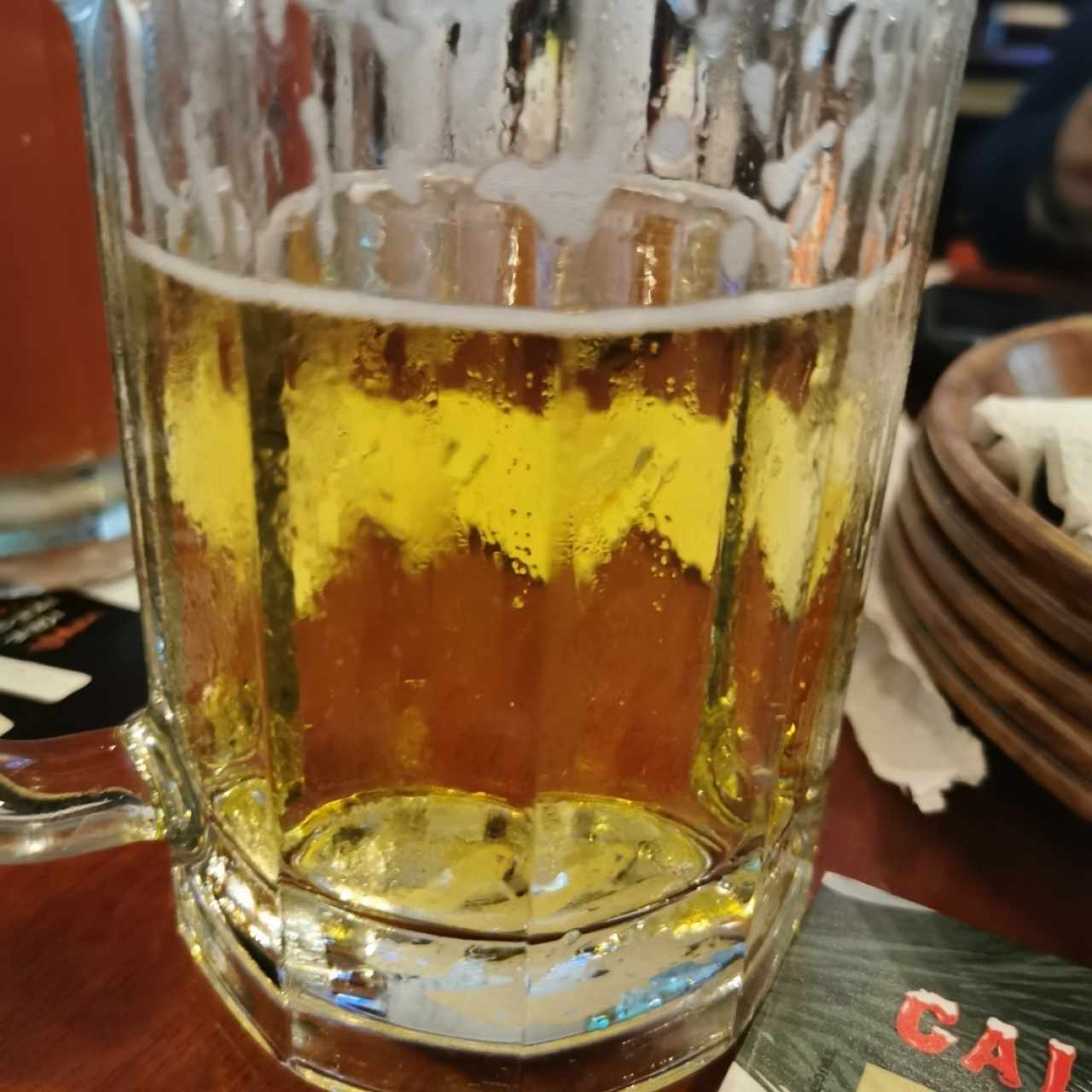 cerveza clara Hooters