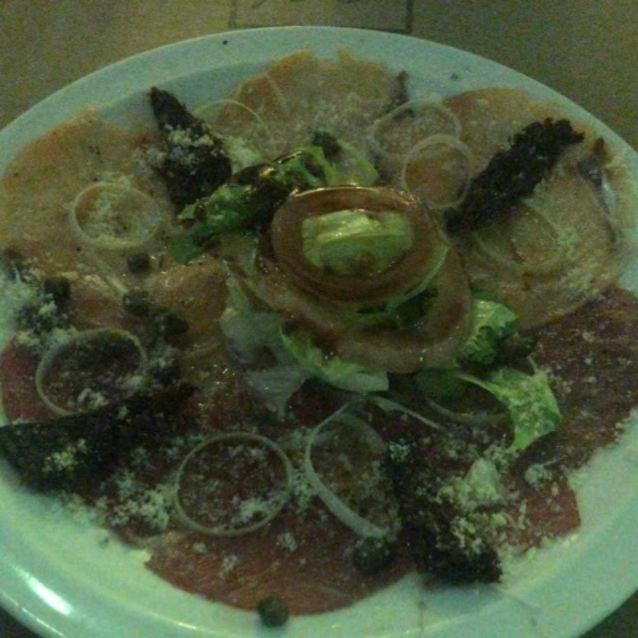 carpaccio de lomito y salmón
