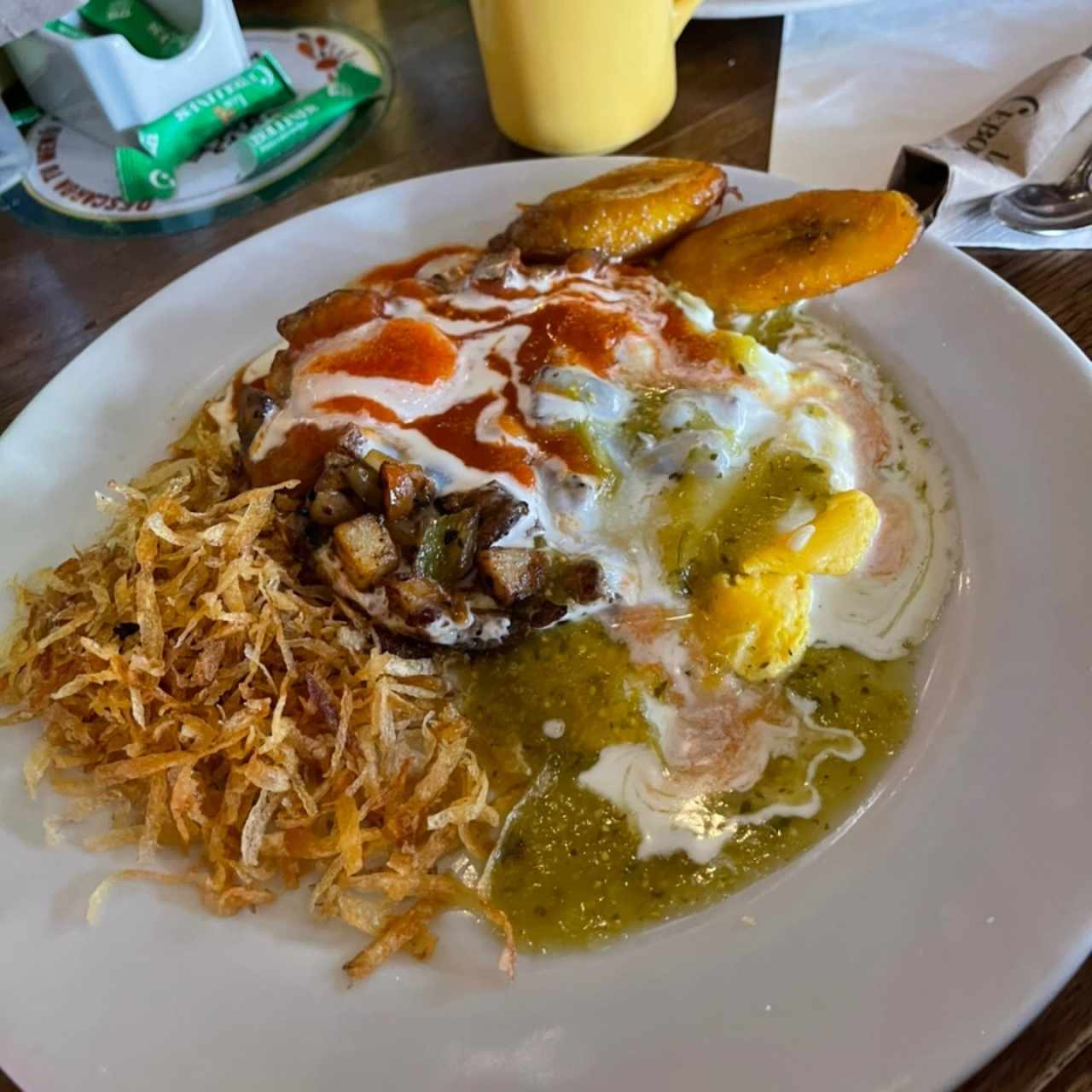 Huevos ahogados en salsa verde