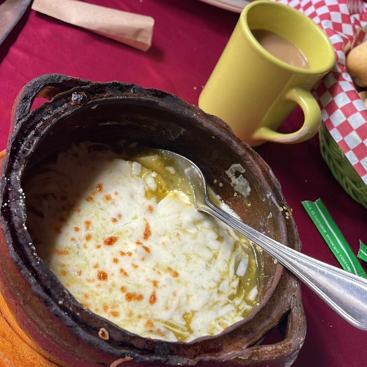 Huevos ahogados en salsa verde