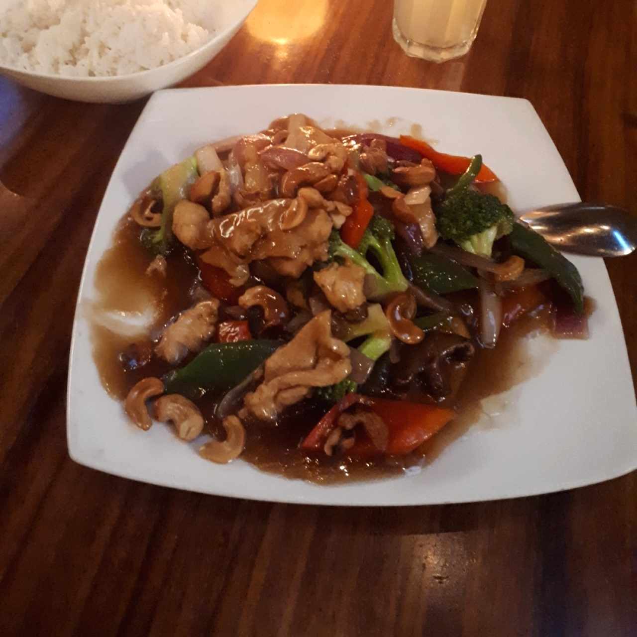 Aves - Cashew Chicken