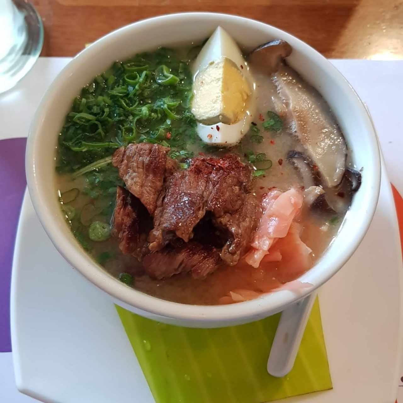 Sopas - Ramen de Lomito