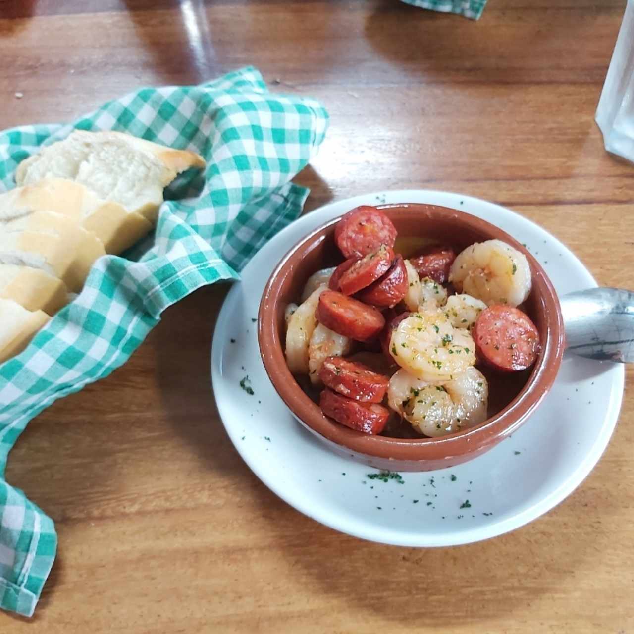 Cazuela de Camarones y Chorizo 