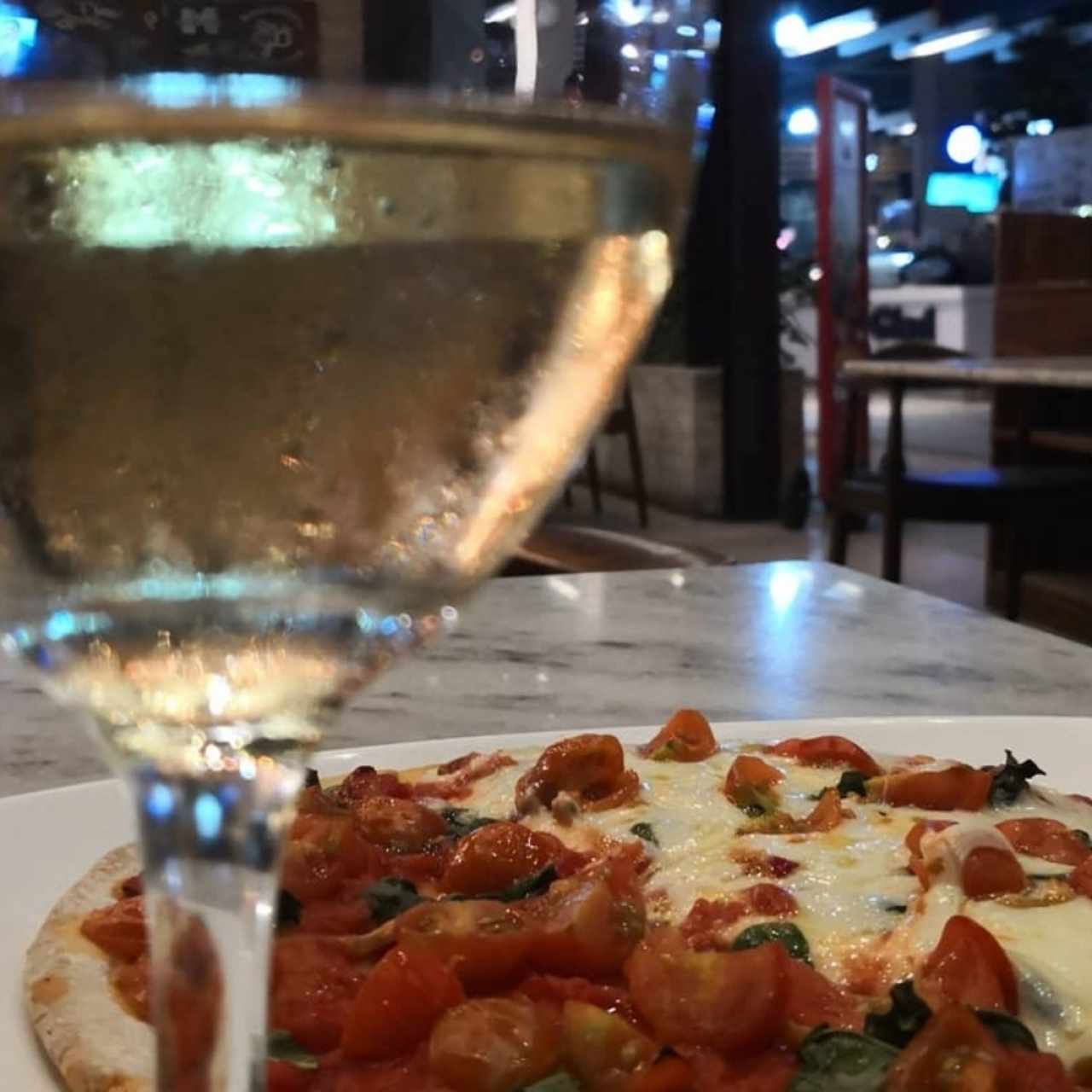 PIZZA NAPOLETANA - Margherita Extra