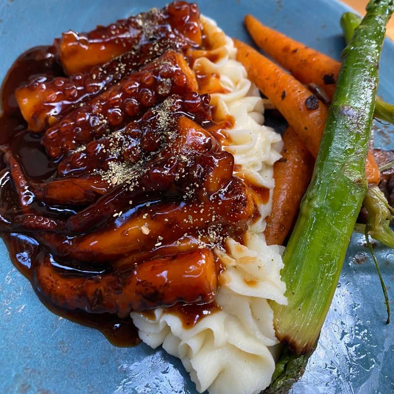 Plancha Nikkei - Pulpo Teriyaki