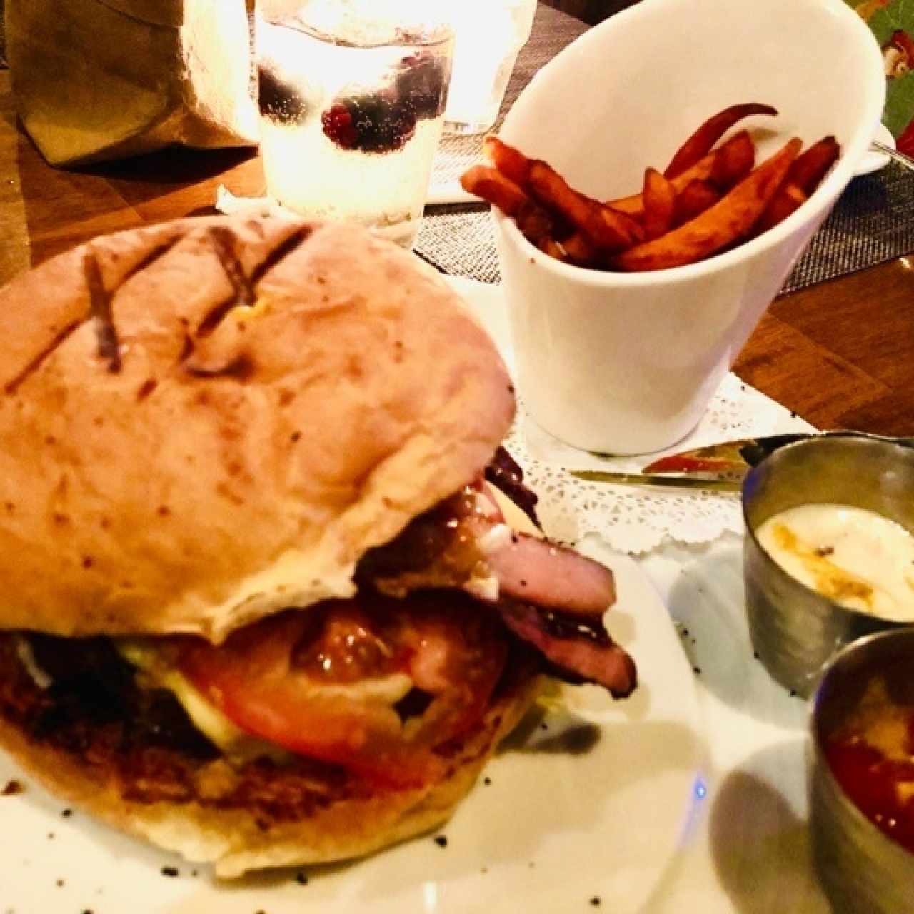 La Ambia Burger
