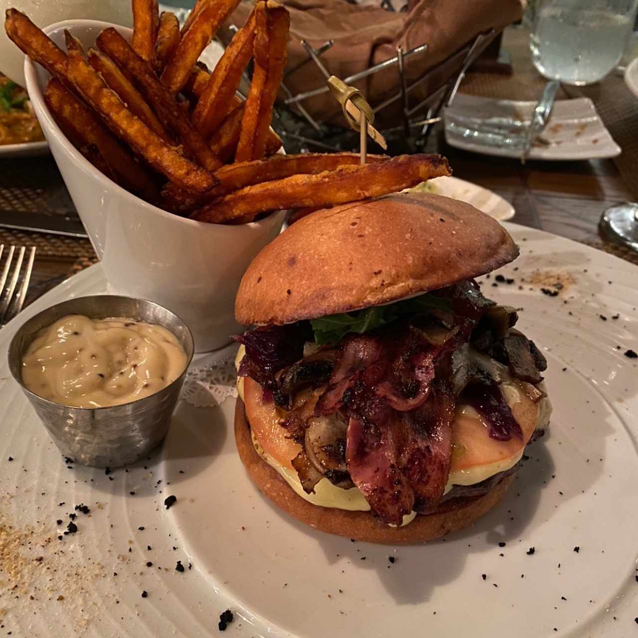La Ambia Burger