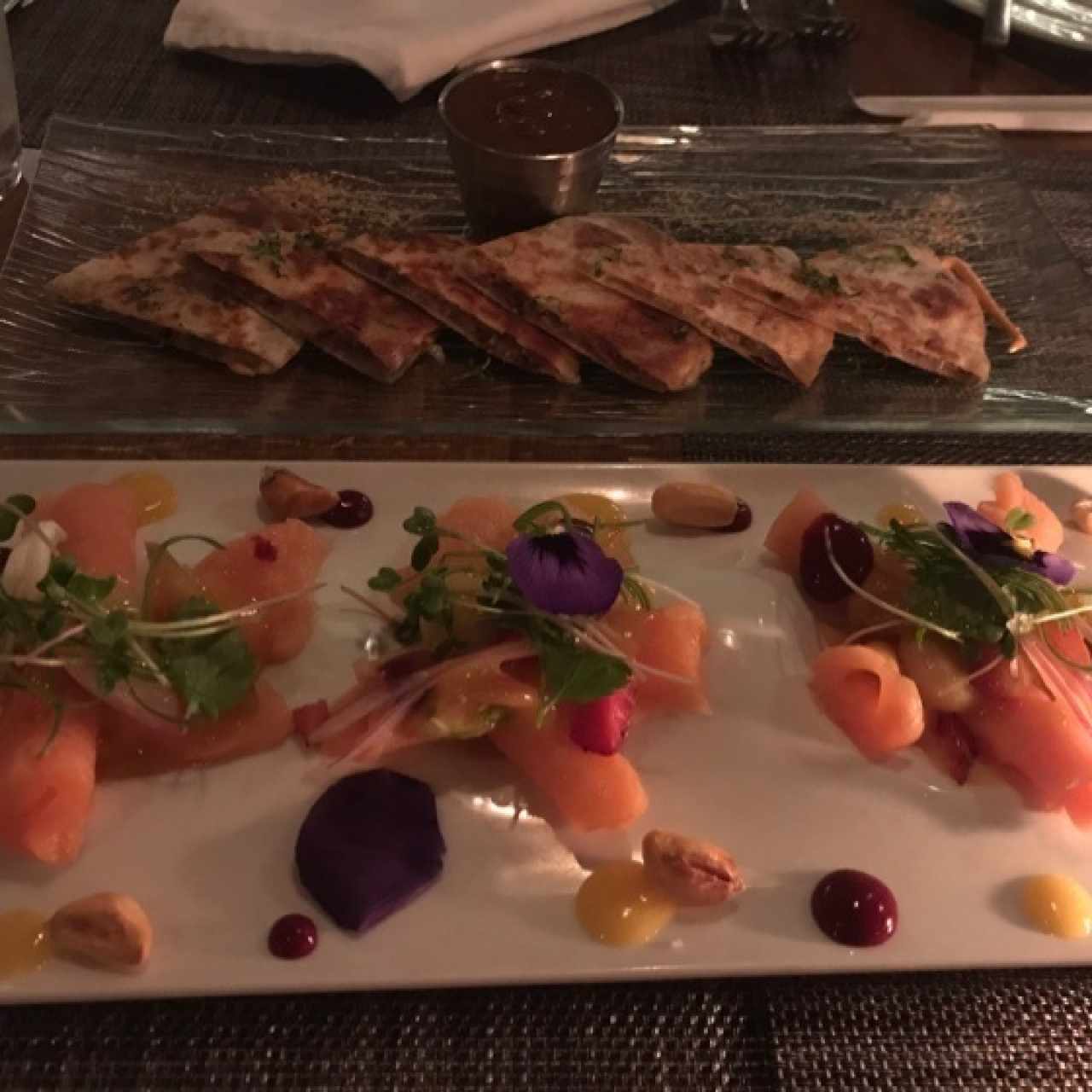 quesadilla de pato y salmon 