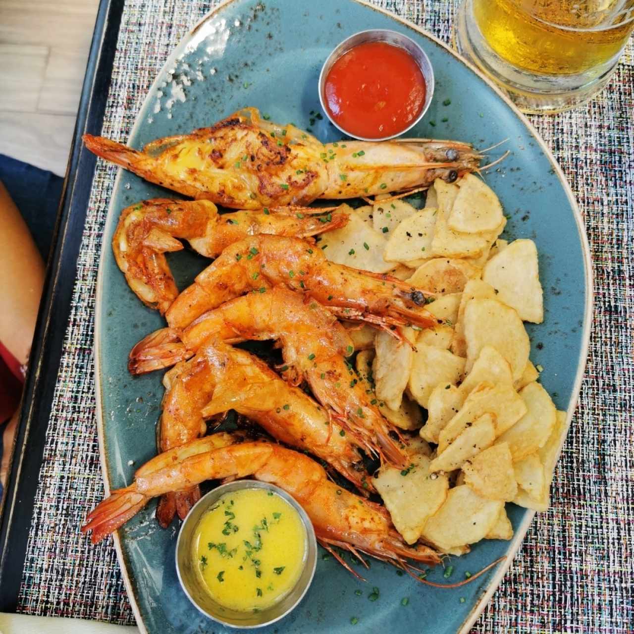 Camarones a la mantequilla 