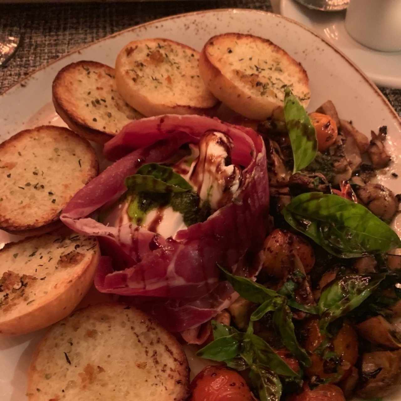 Entradas - BURRATA TOSCANA
