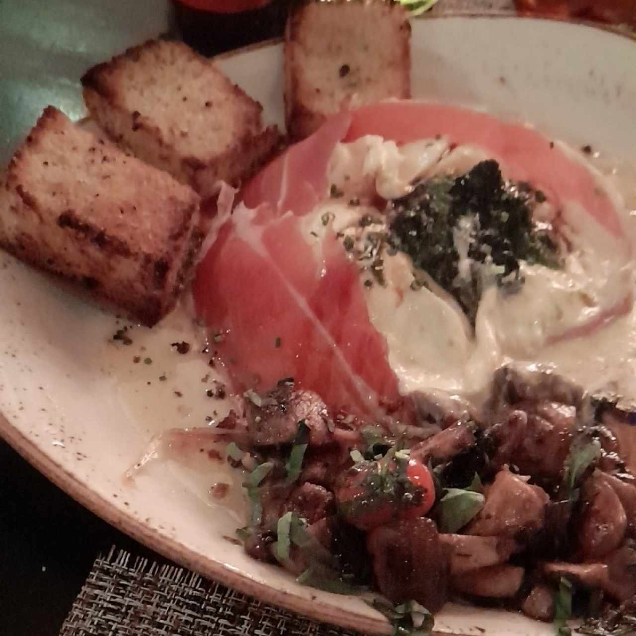 Entradas - BURRATA TOSCANA