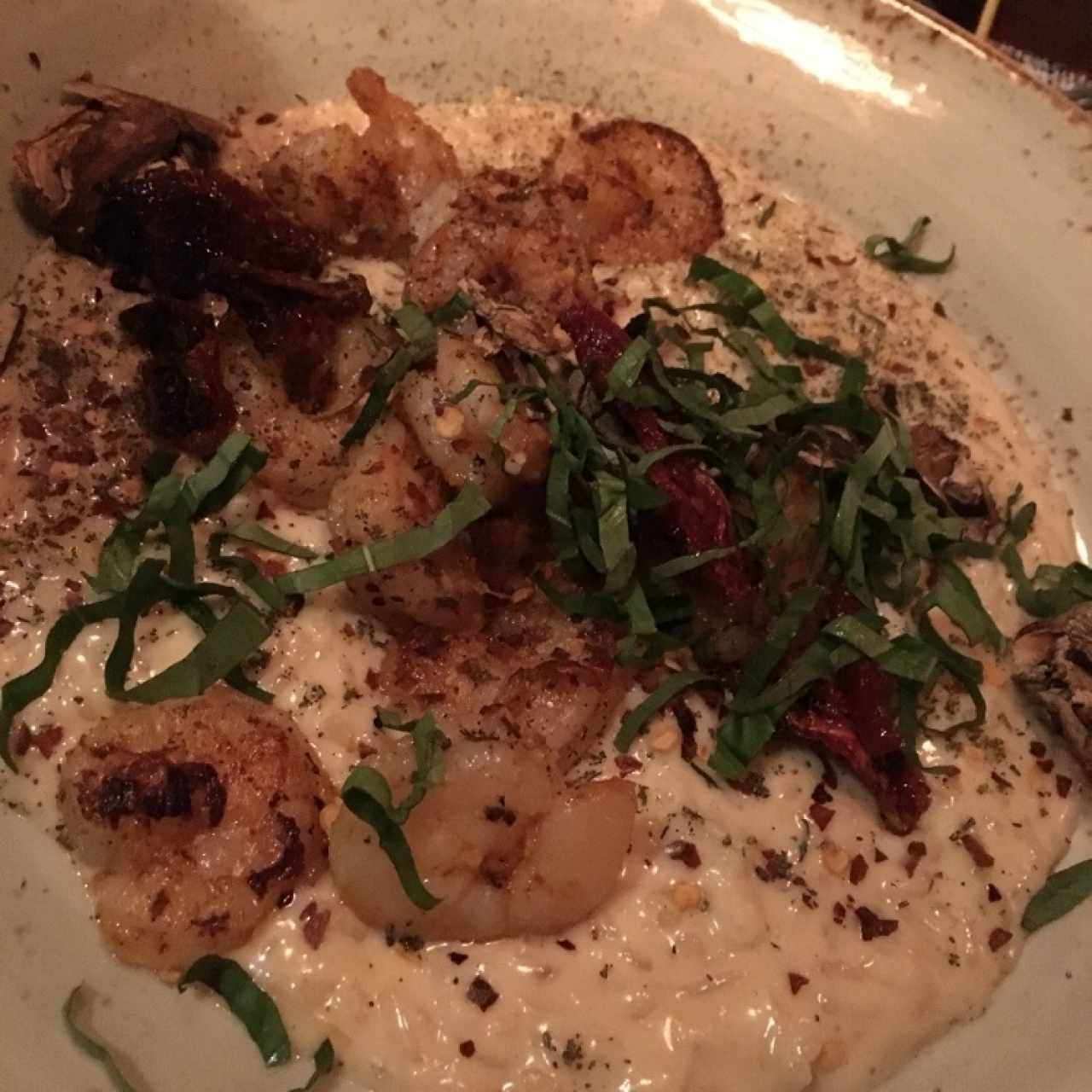 Risotto con camarones en base de queso maduro
