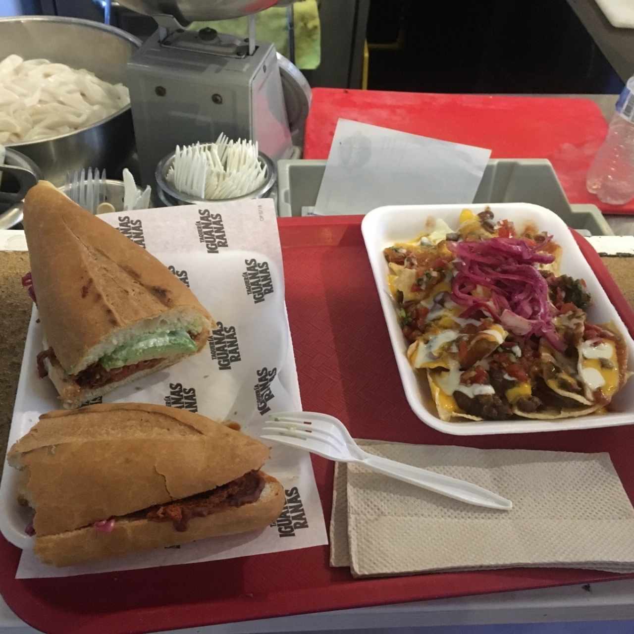 torta de cochinita pibil y nachos