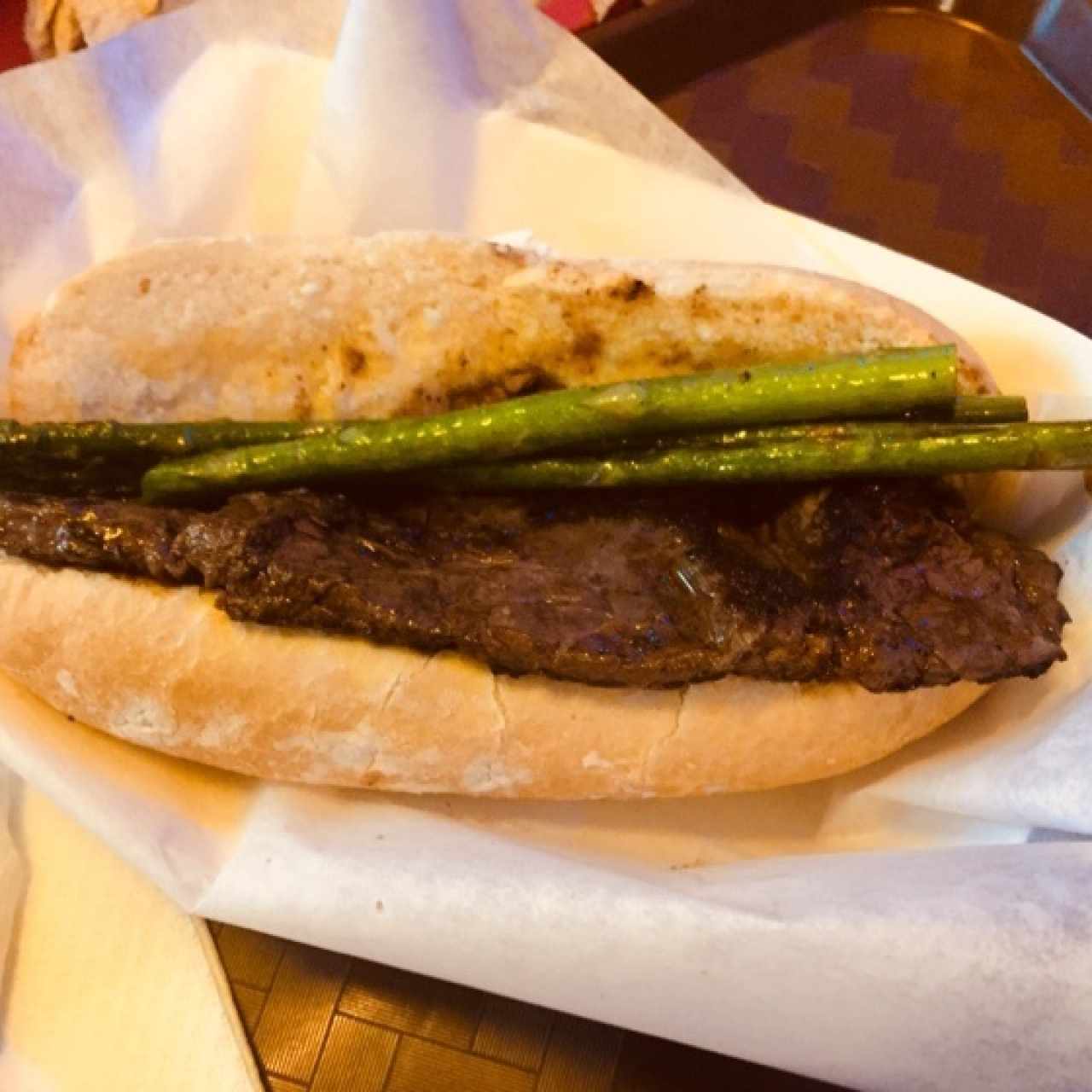 pan con vacio y esparragos