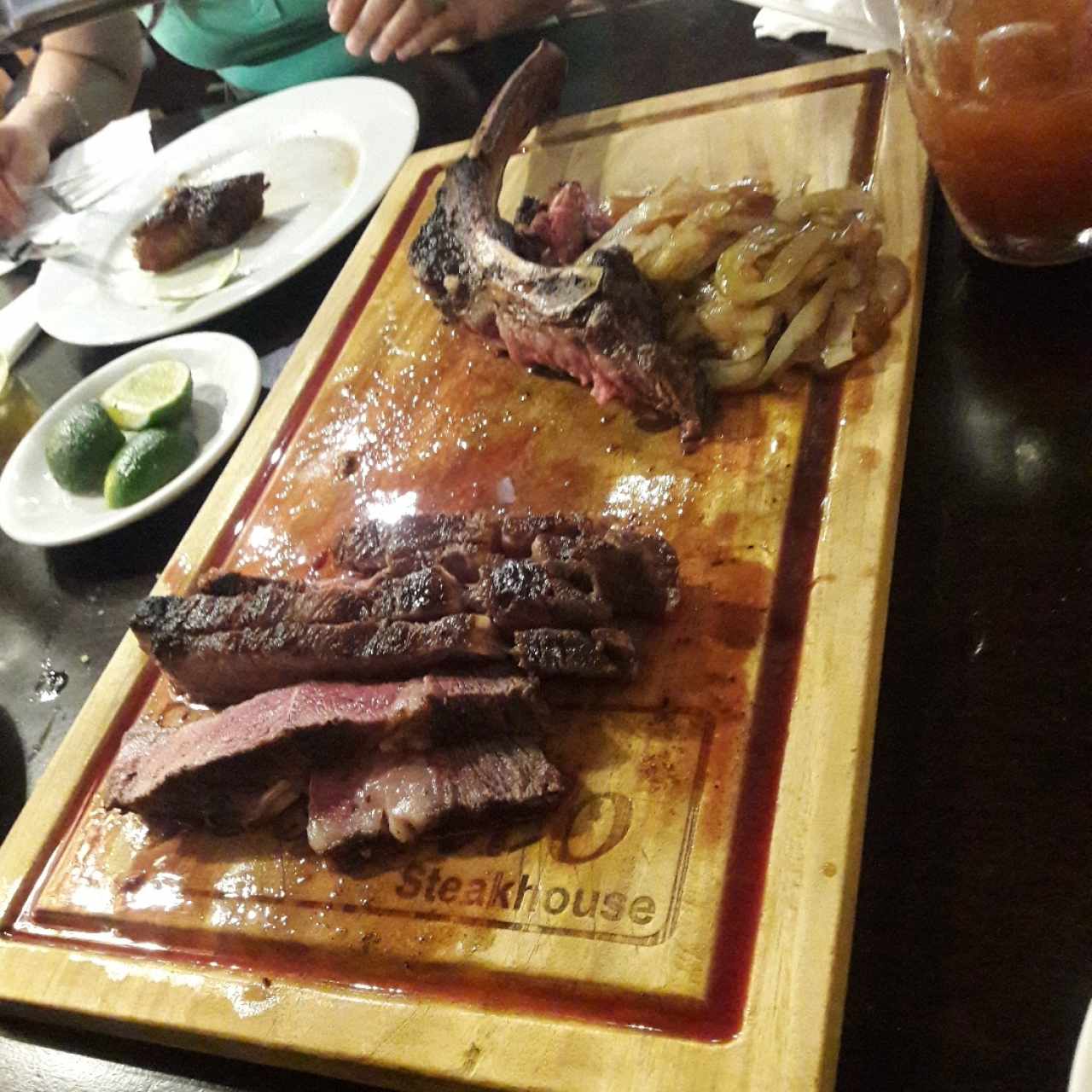 Nuestra Parrilla - Tomahawk
