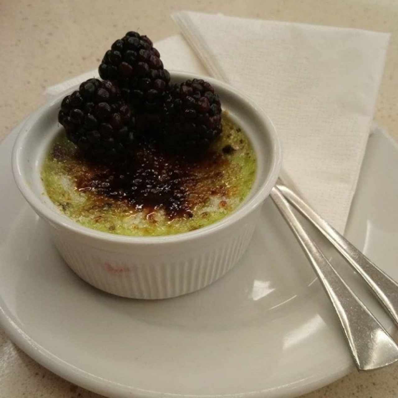 creme Brule de pistacho y cardamomo 