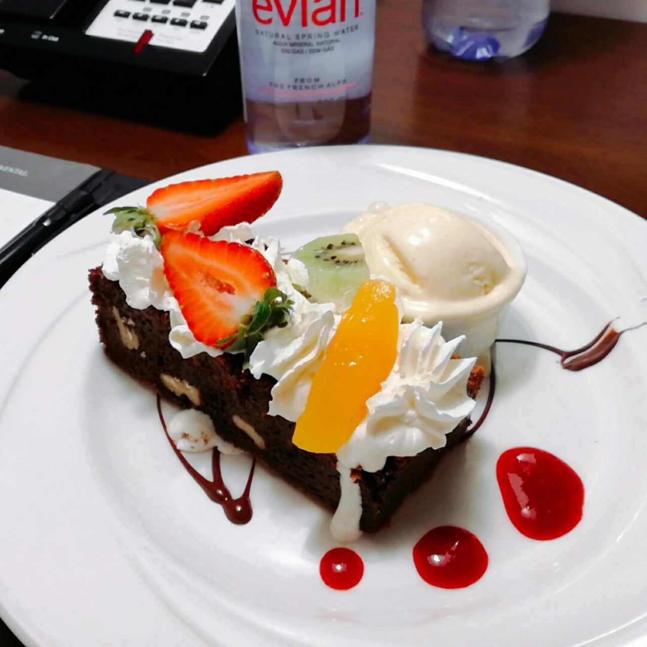 Brownie con bola de helado 