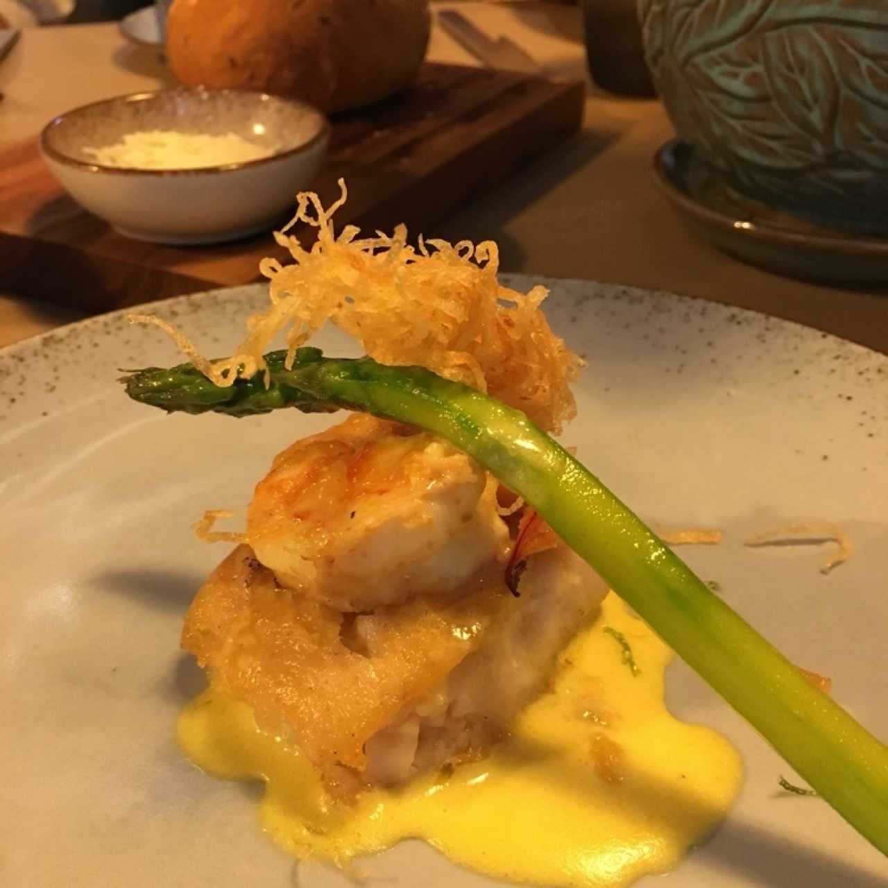 Pescado con salsa de esparrago