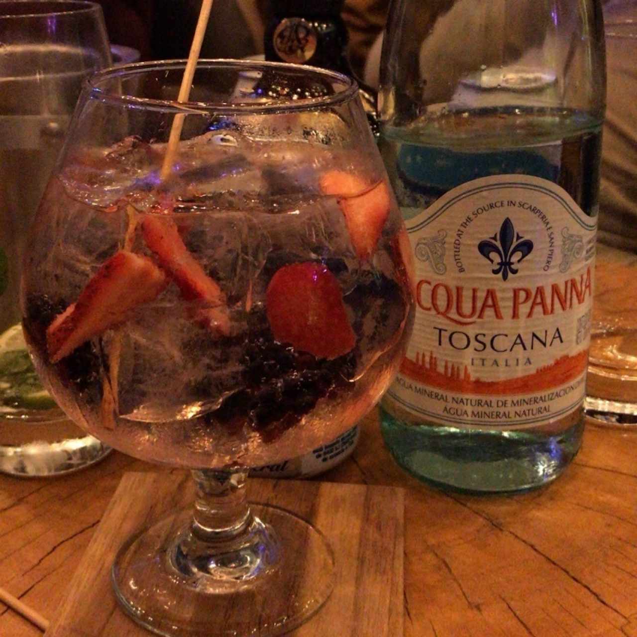 Gin con frutos rojos 