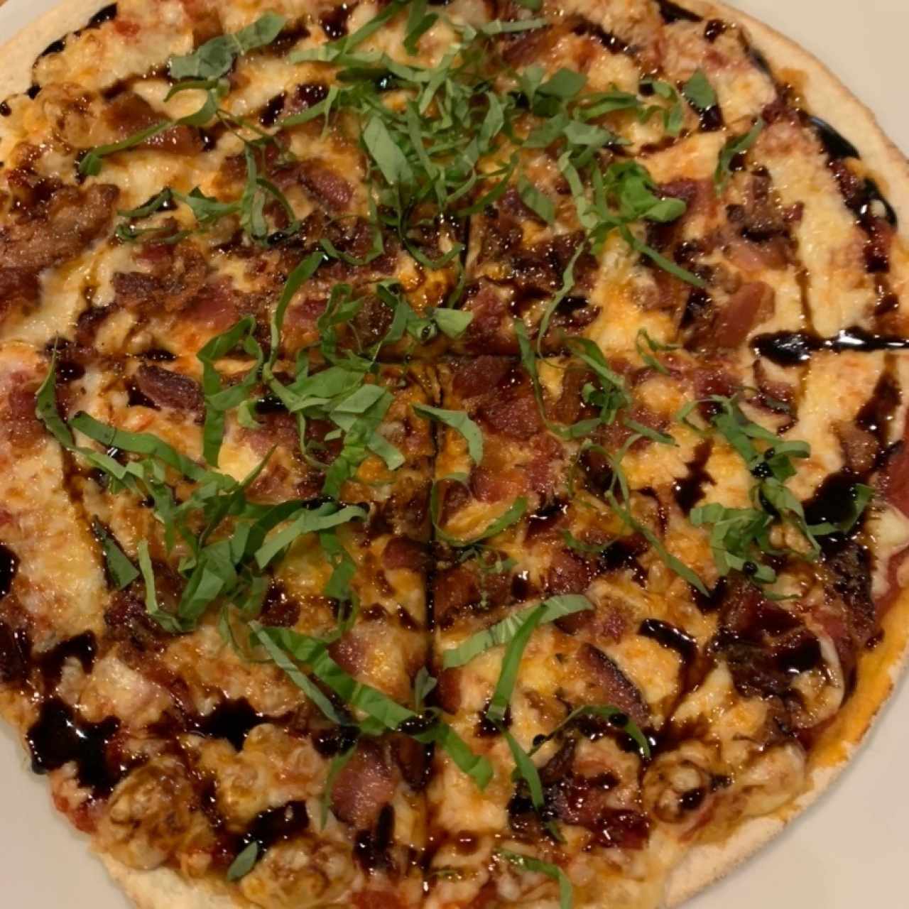 Pizza balsámica con tocino