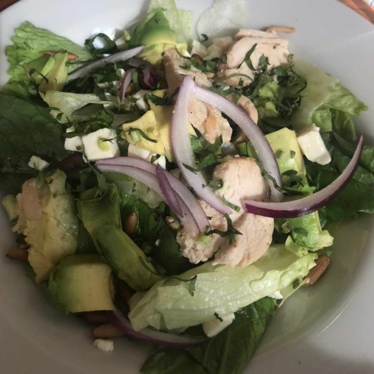 Ensaladas - Aguacate y Pepitoria