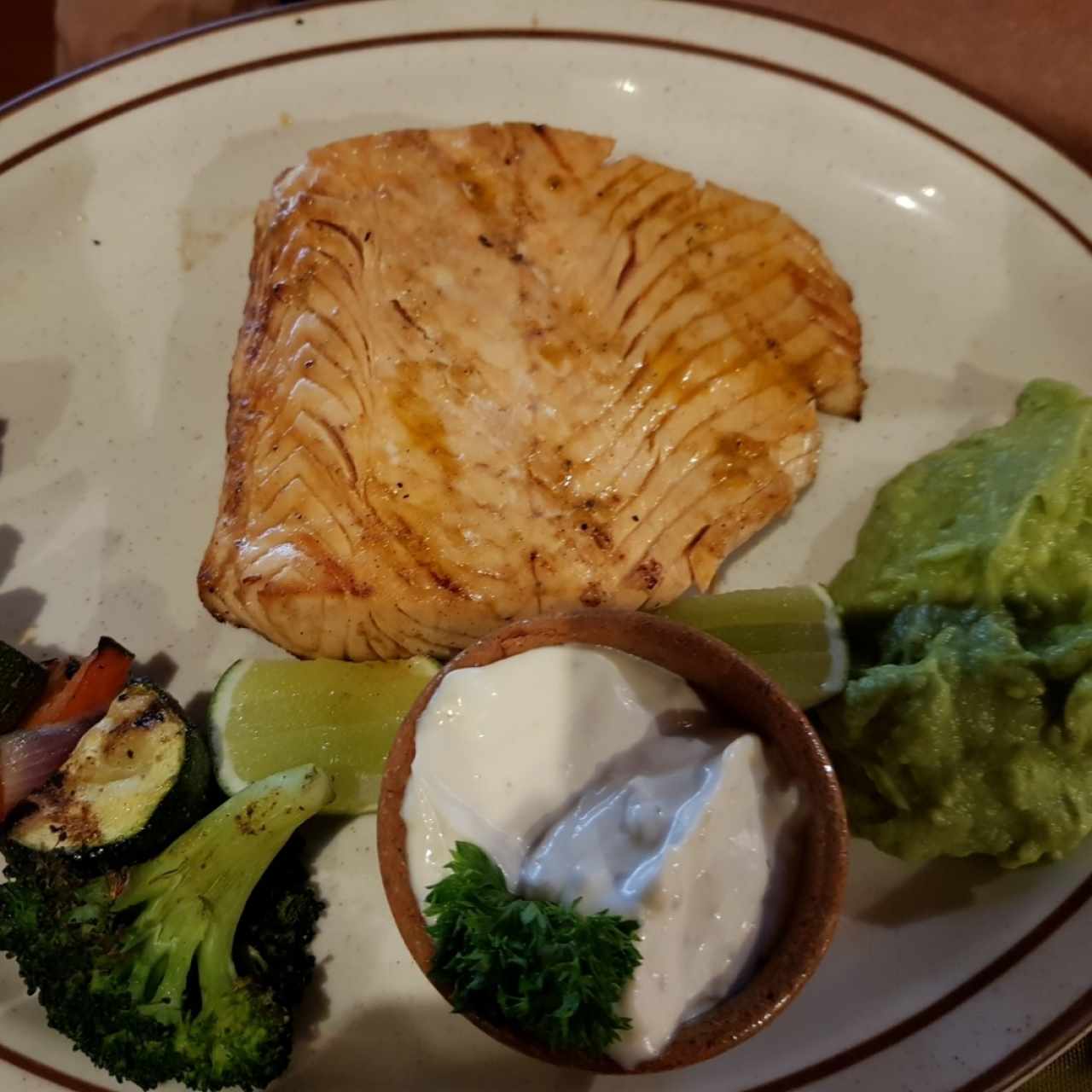 Salmón noruego a la parrilla