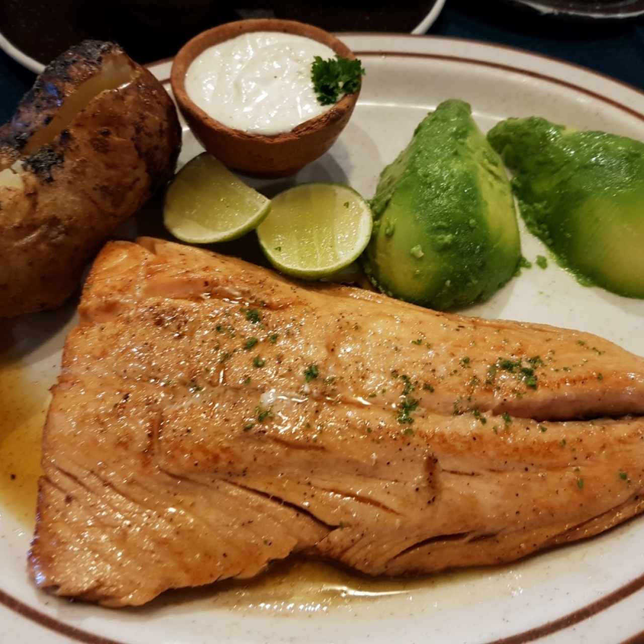 Salmón noruego a la parrilla