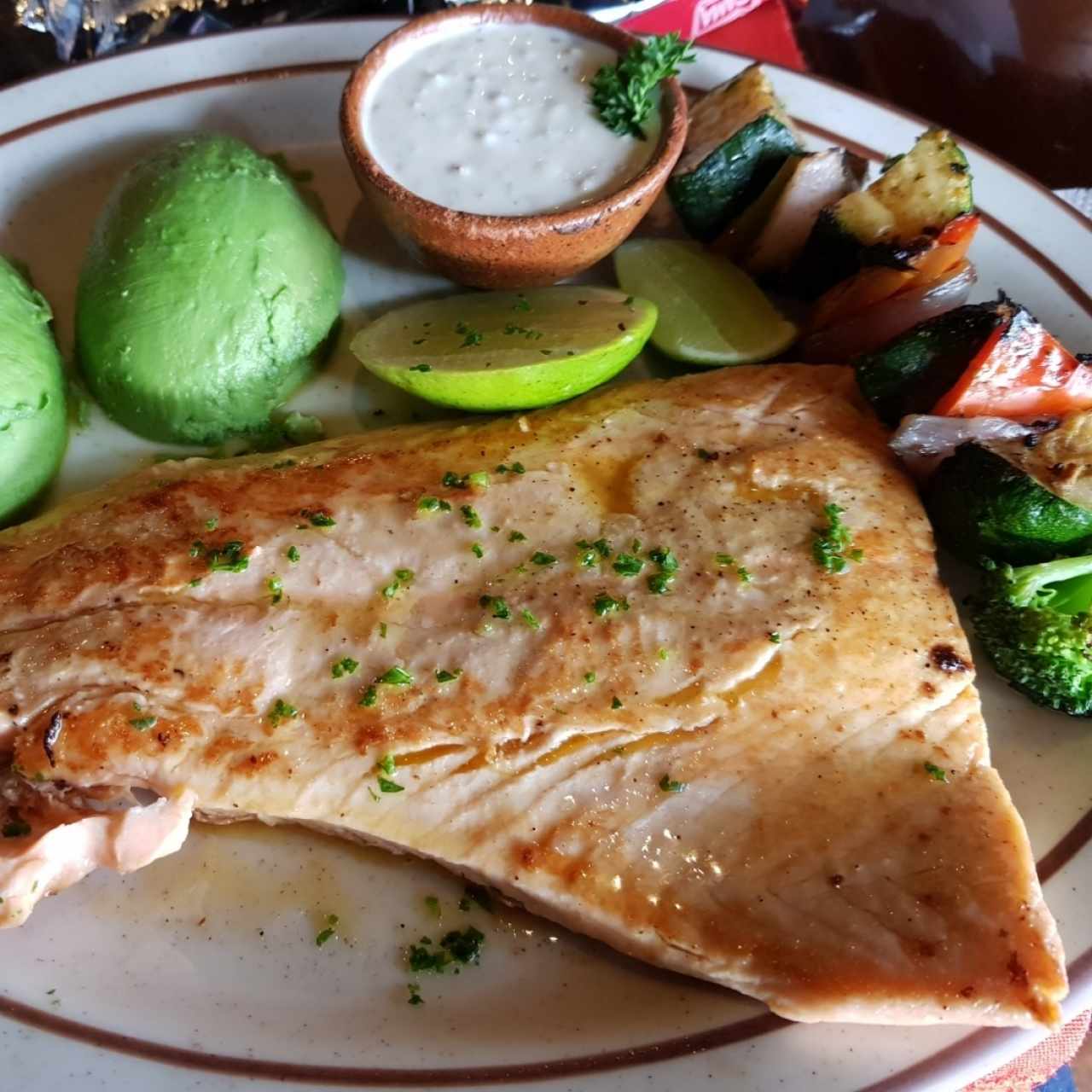 Salmón noruego a la parrilla