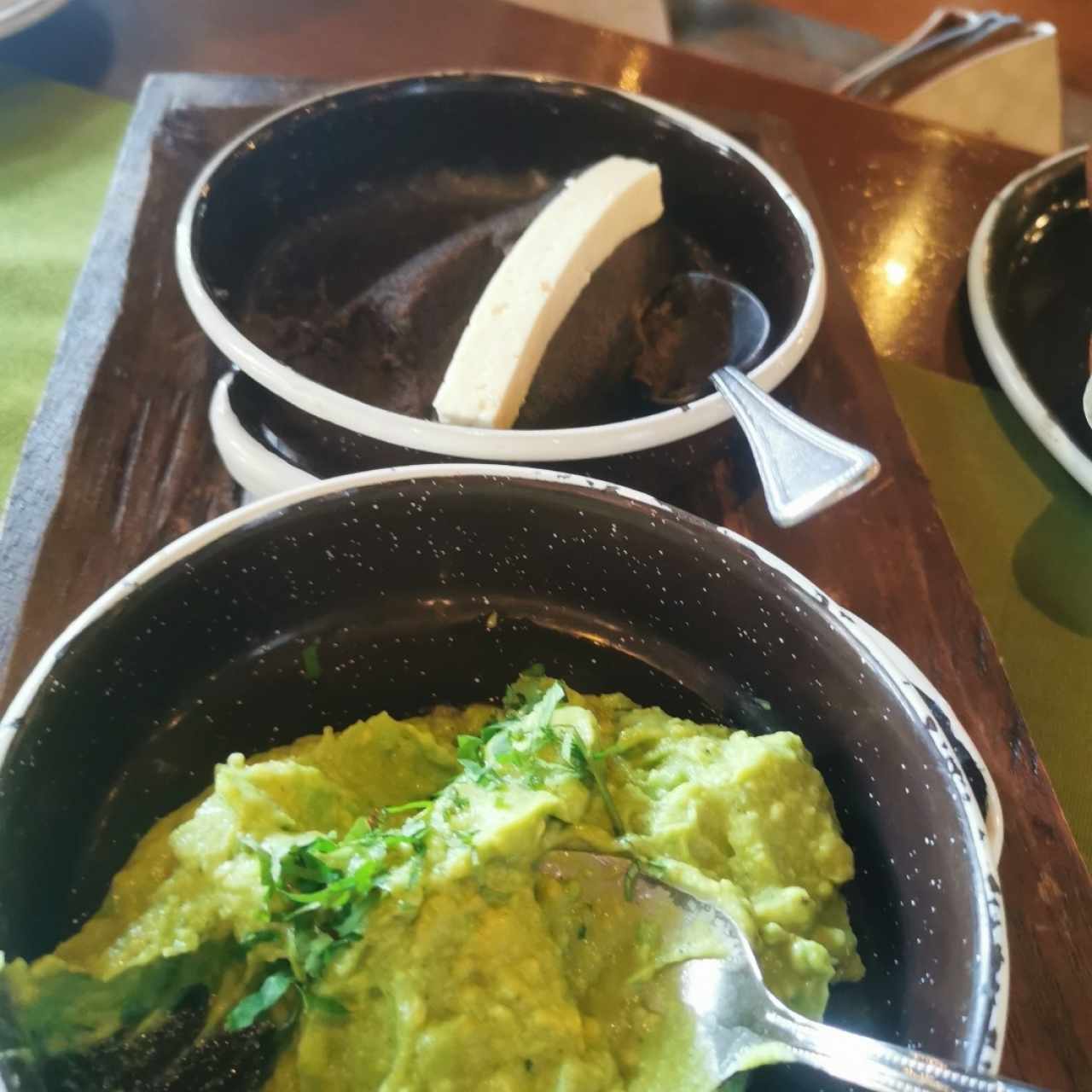 Entradas - Frijol y guacamol