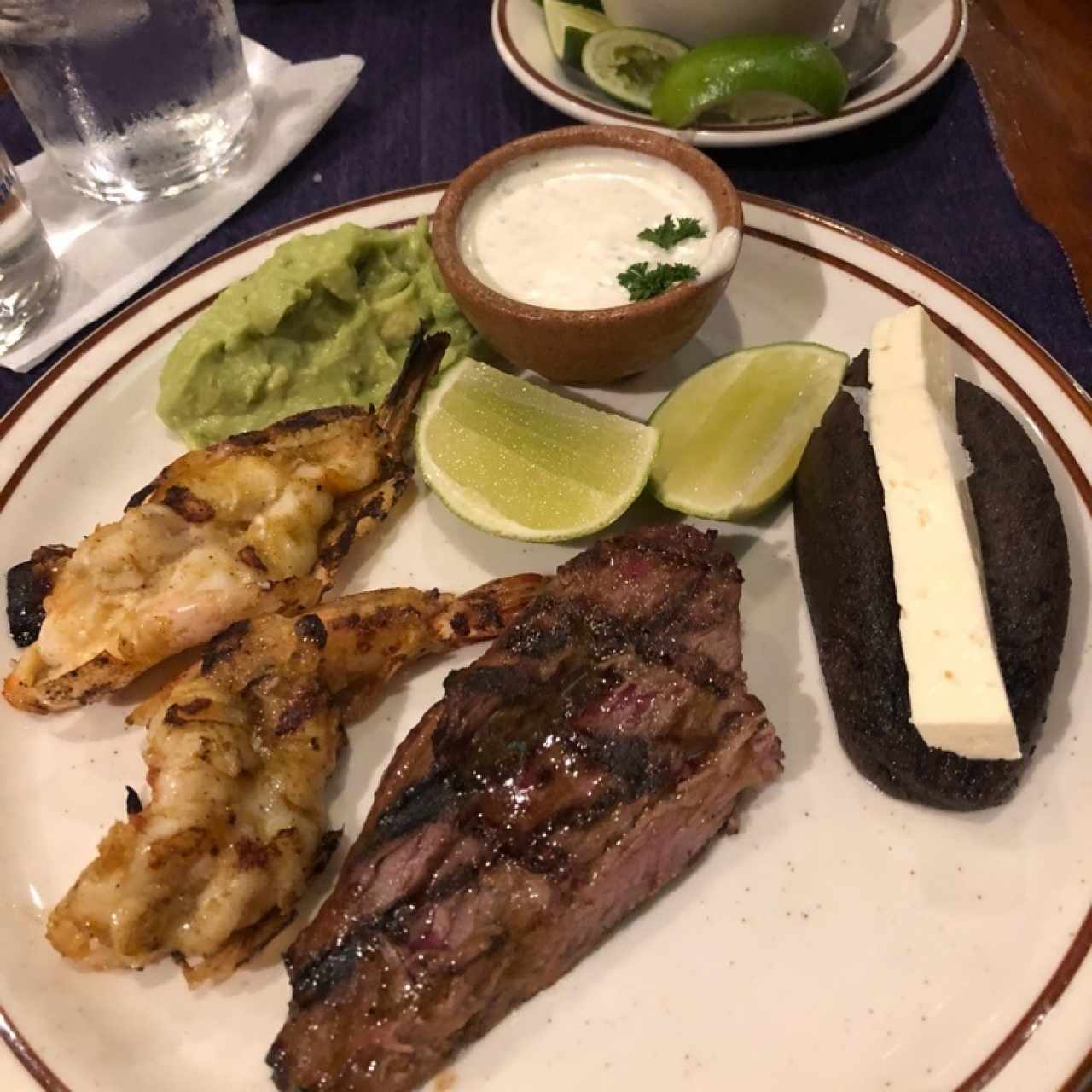 Lomito y camarones