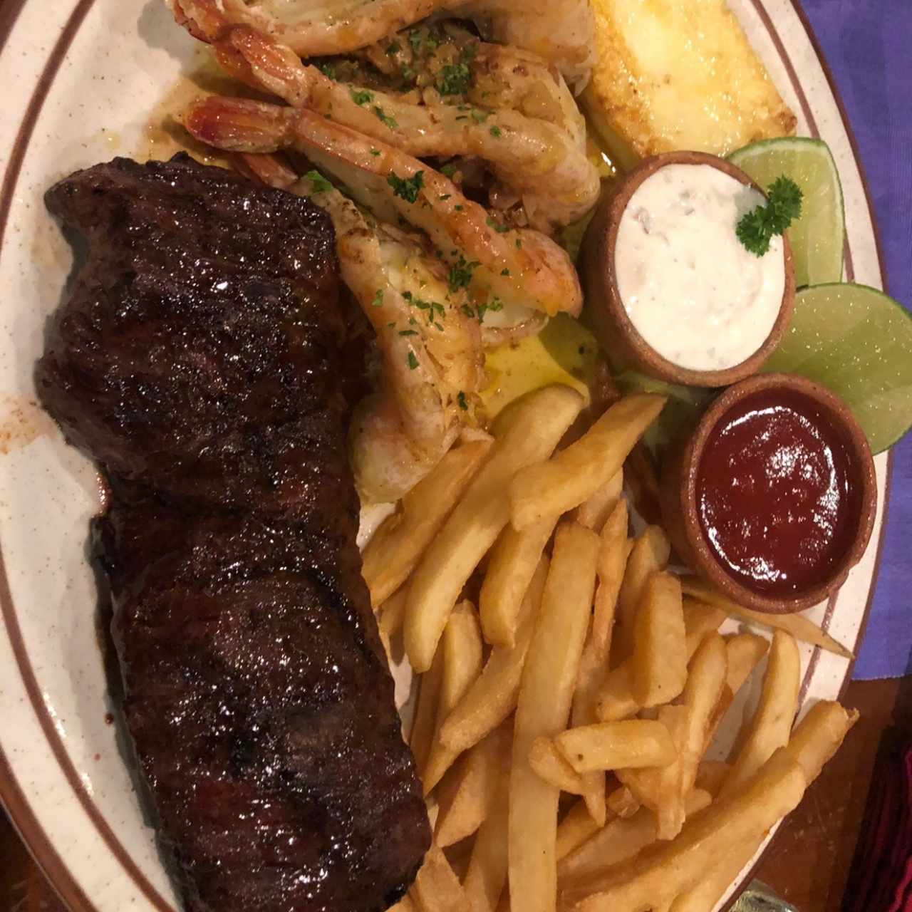 Platos Mixtos - Entraña y camarones