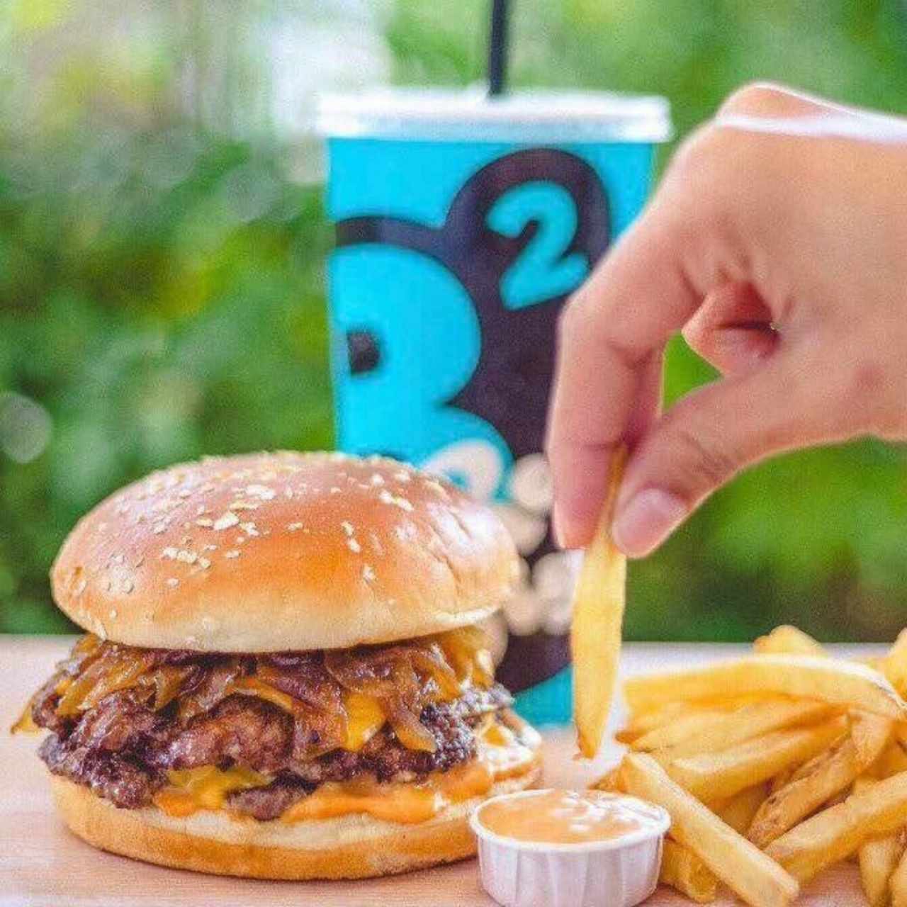 B2 Better Burgers (Zona 10)