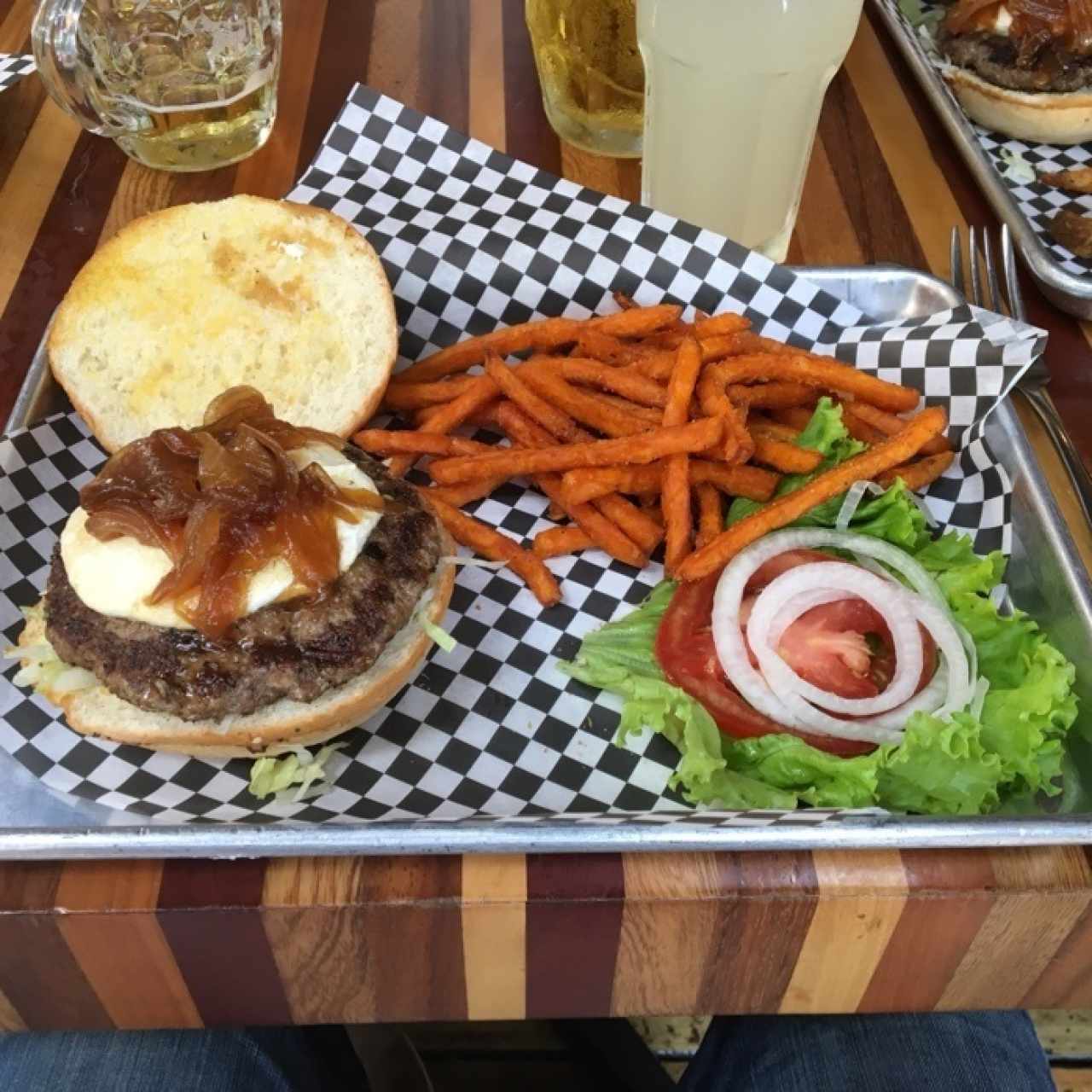 BURGER - SIGNATURE BURGER