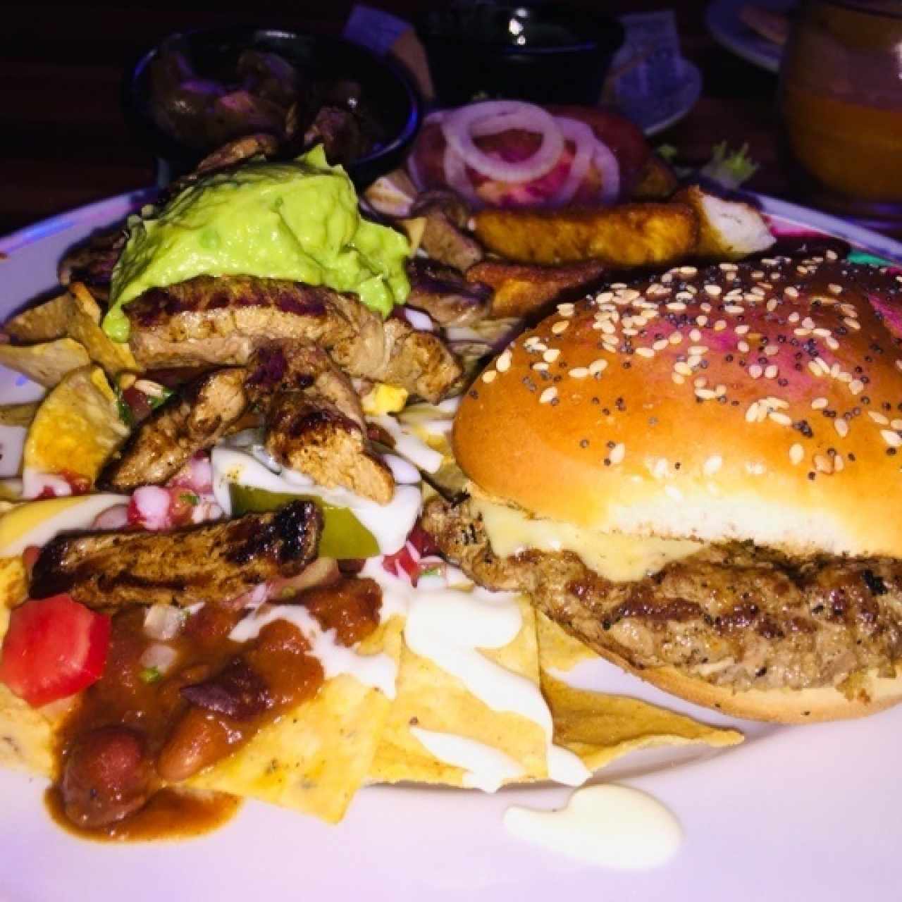 nachos y cheese burguer 
