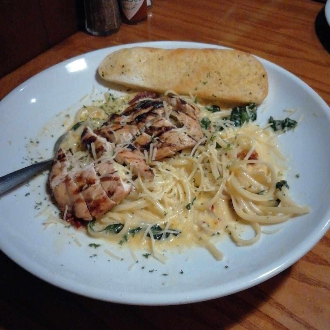 chicken Alfredo pasta