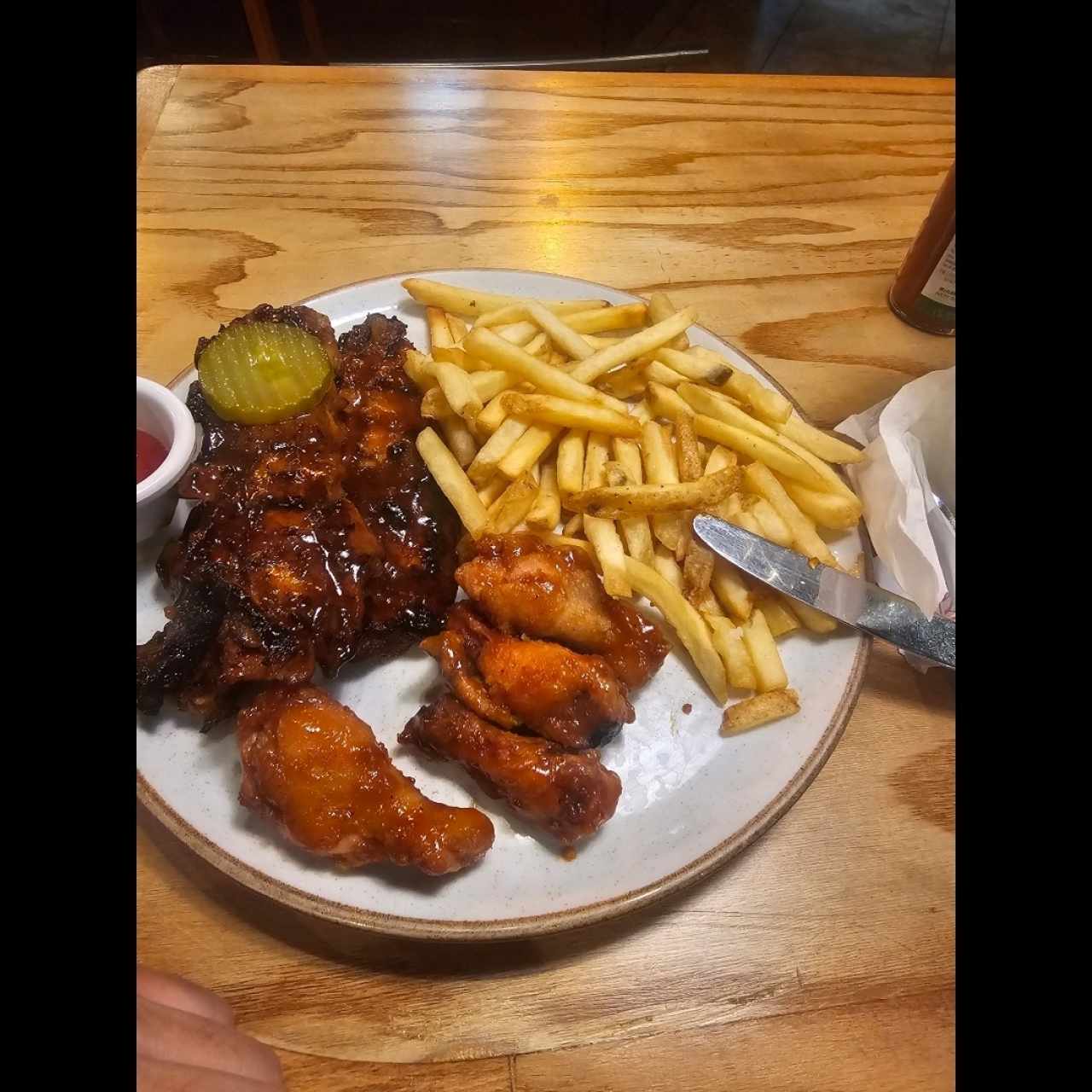 Alitas y Costillas Bourboun