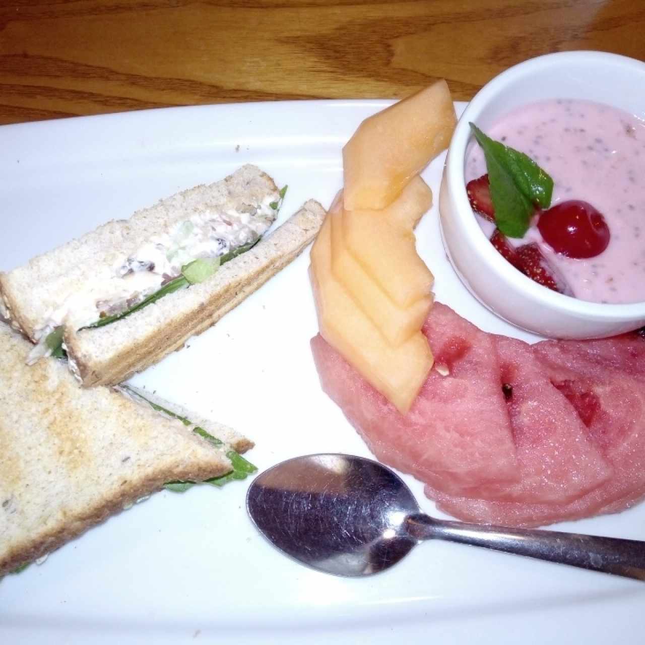 Chicken Sandwich with Almond and Raisins