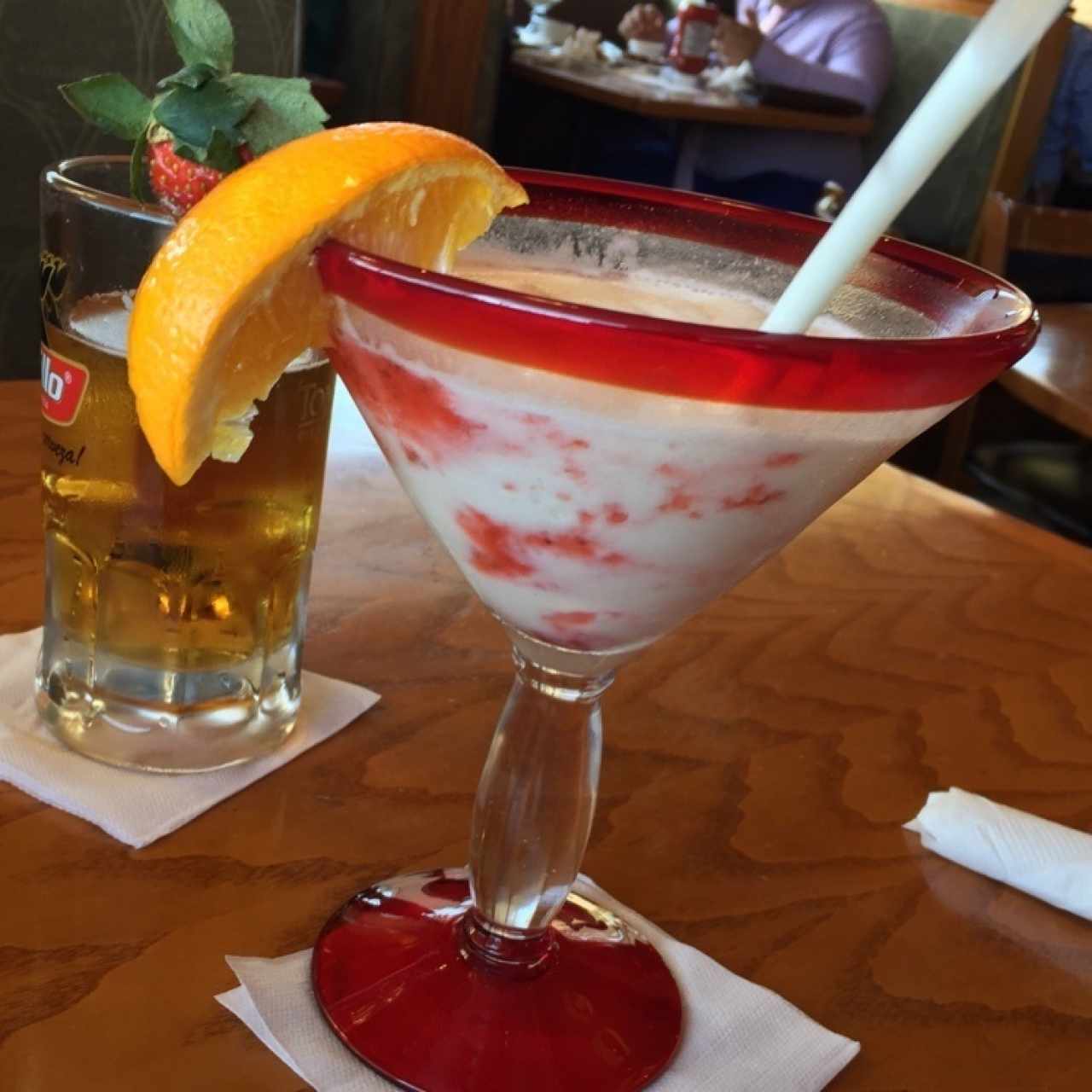 Piña colada con fresa, Montecarlo