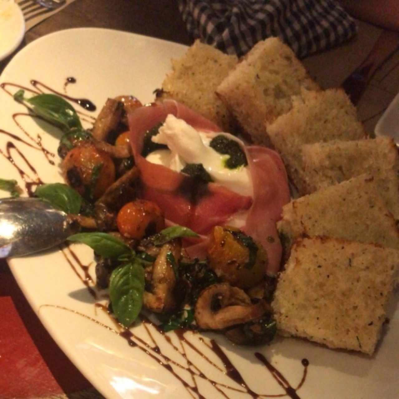 Entradas - BURRATA TOSCANA