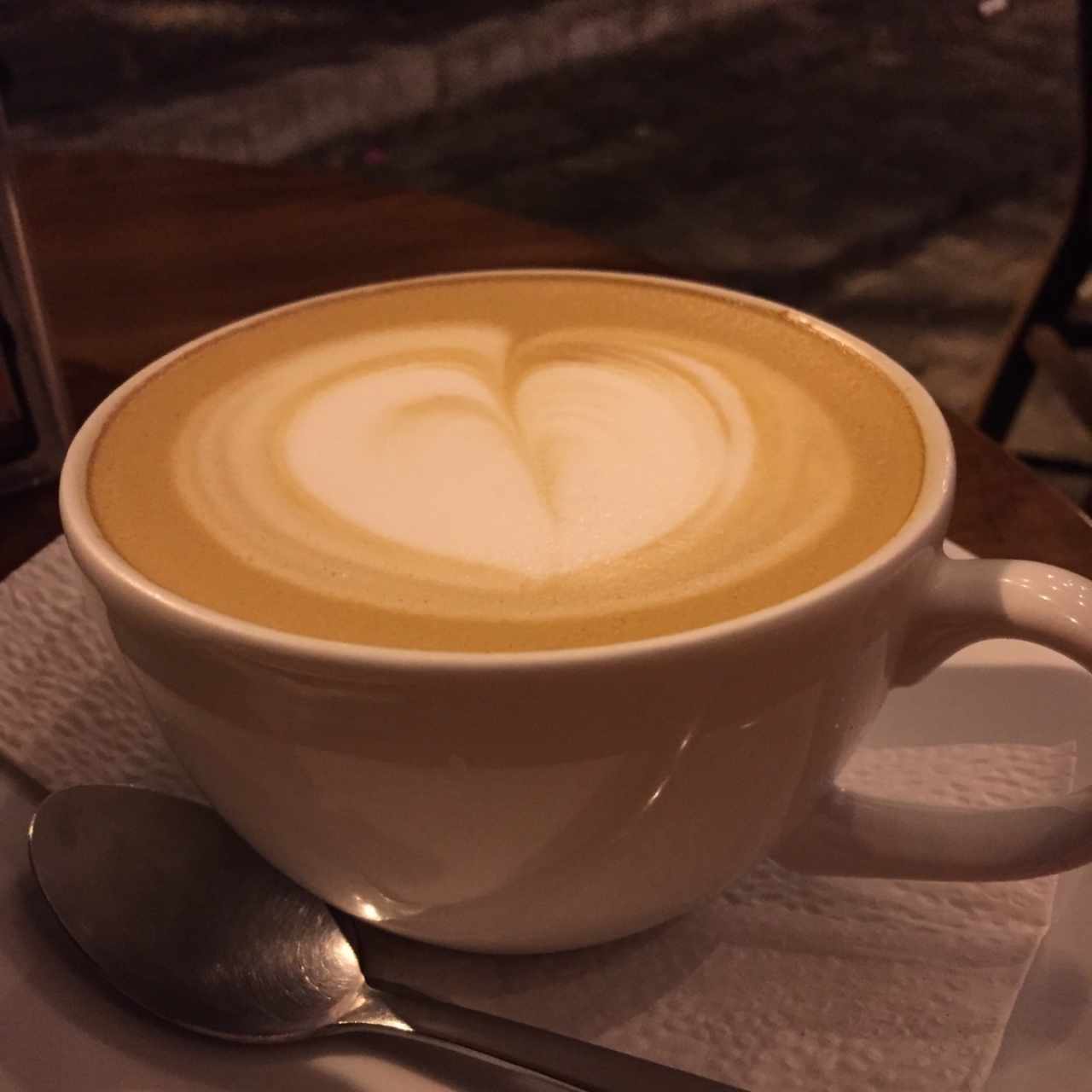 Capuchino o Latte 12 OZ + Postre