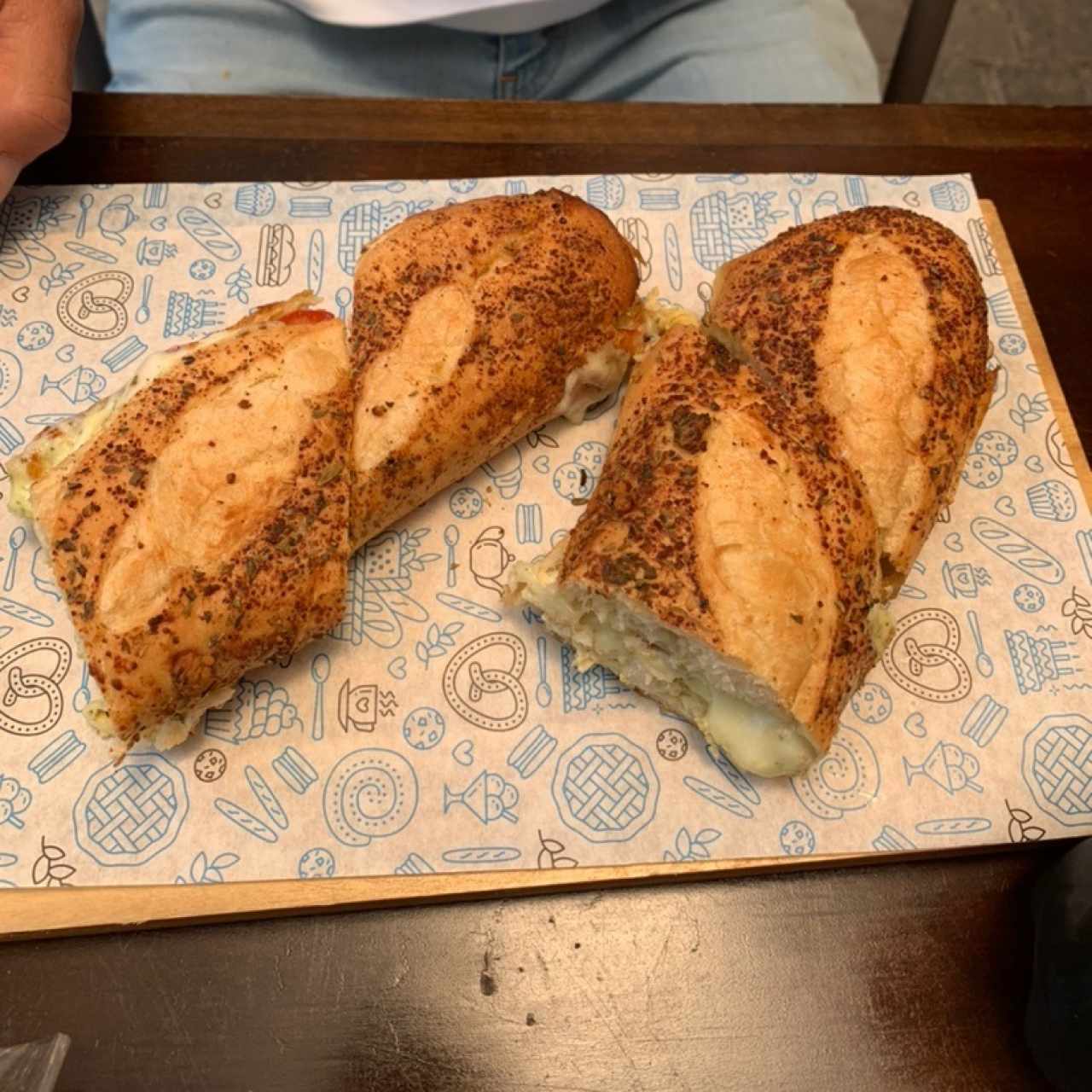 wrap de pollo con salsa chicharronera