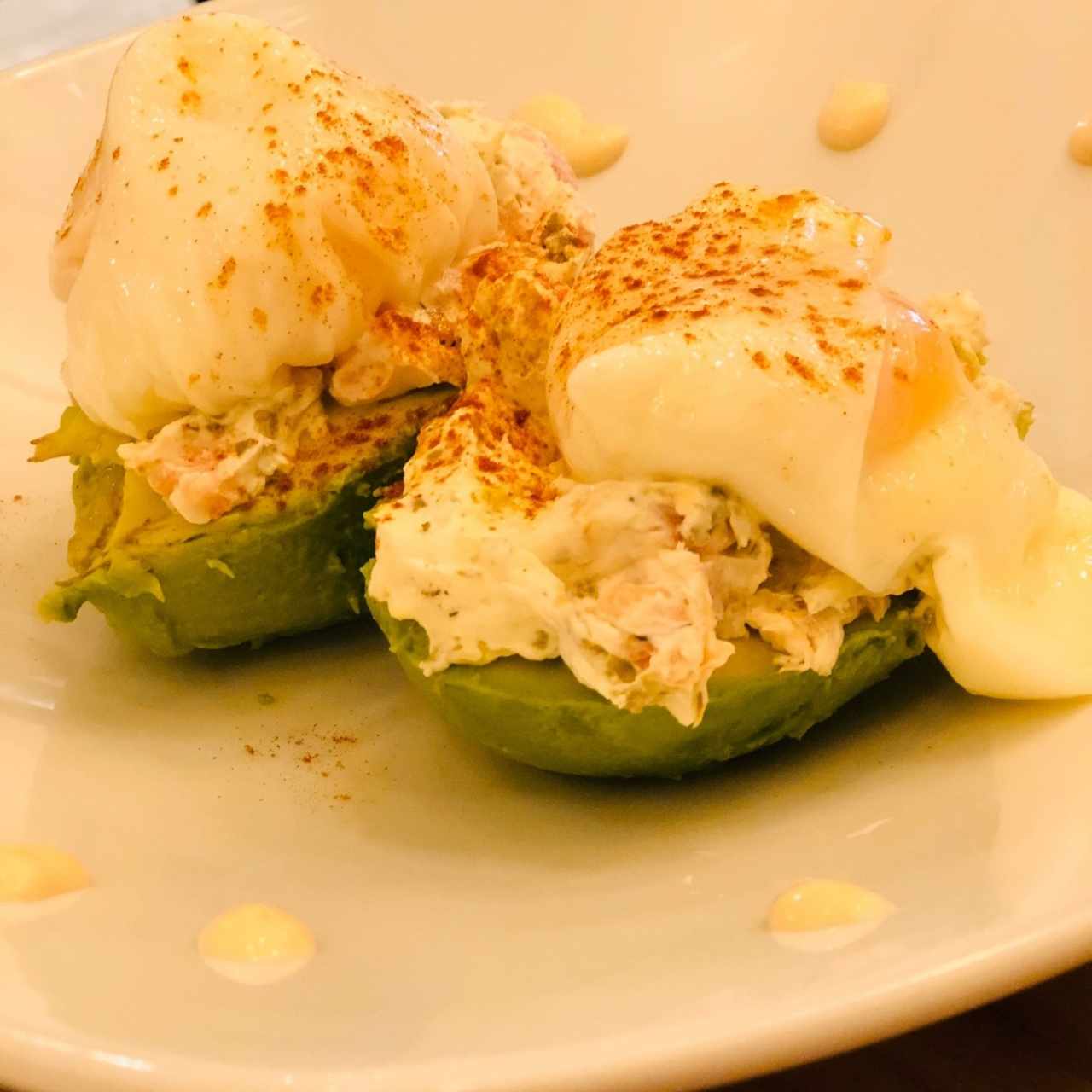 Aguacates Rellenos de Salmón
