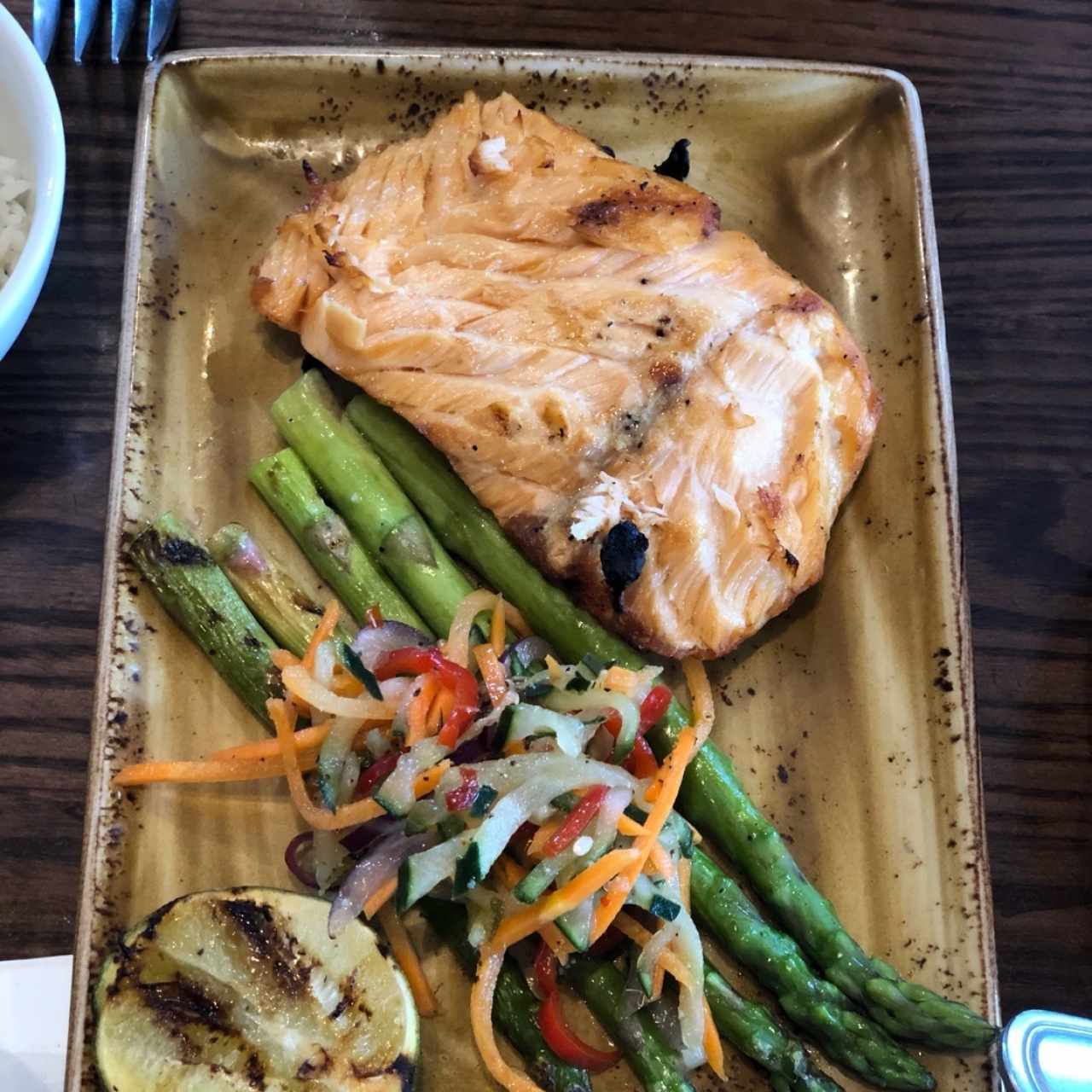 MARISCOS - Asian Grilled Salmón