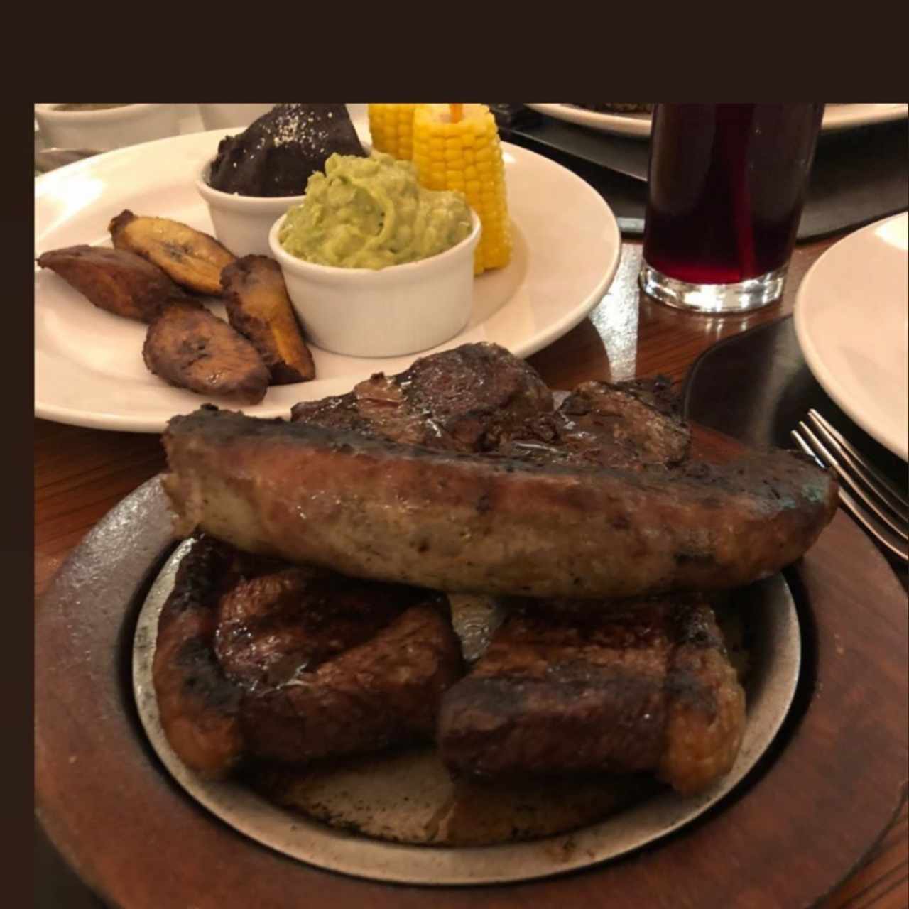 Parrillada típica guatemalteca. 2 p. (1 lb.)