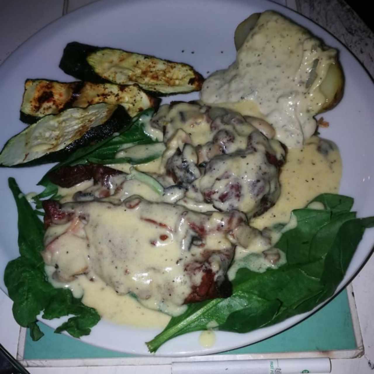 lomito en salsa de queso 